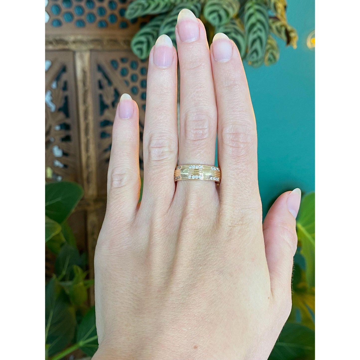 Solid 14k Yellow Gold Cubic Zirconia Lined Ring Band - Size 8.75