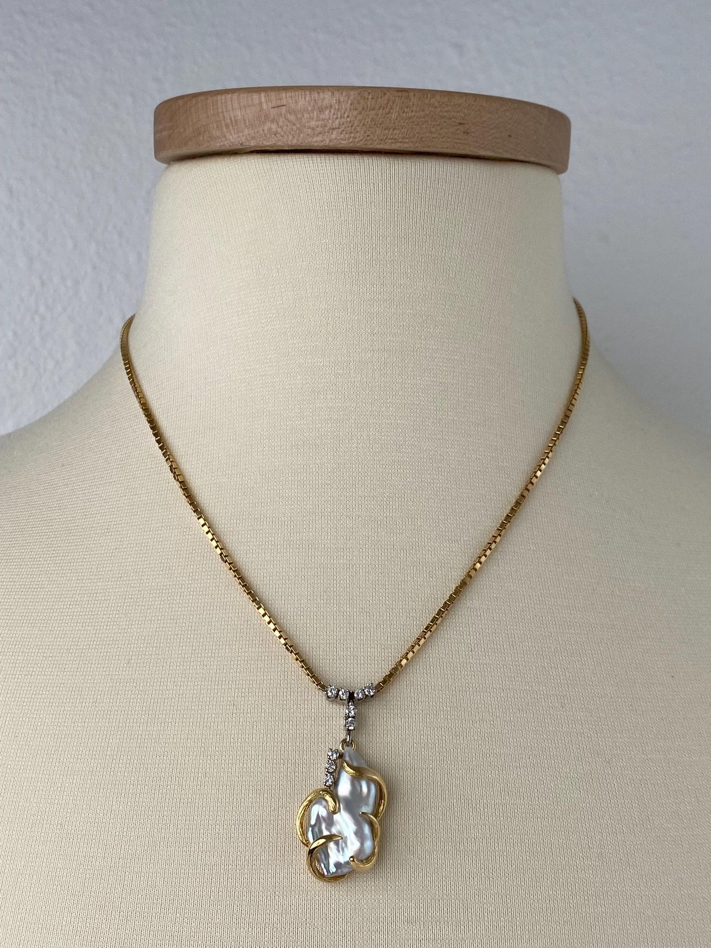 Vintage Solid 18k Yellow Gold Diamond Free Form Pearl Box Chain Necklace - 18.5 inches