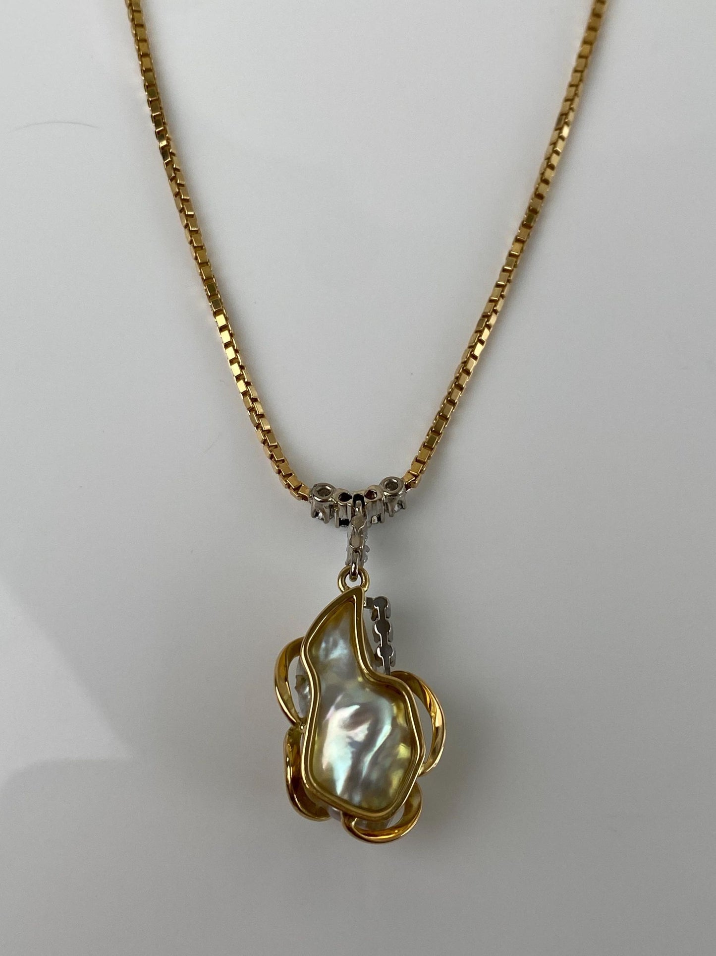 Vintage Solid 18k Yellow Gold Diamond Free Form Pearl Box Chain Necklace - 18.5 inches