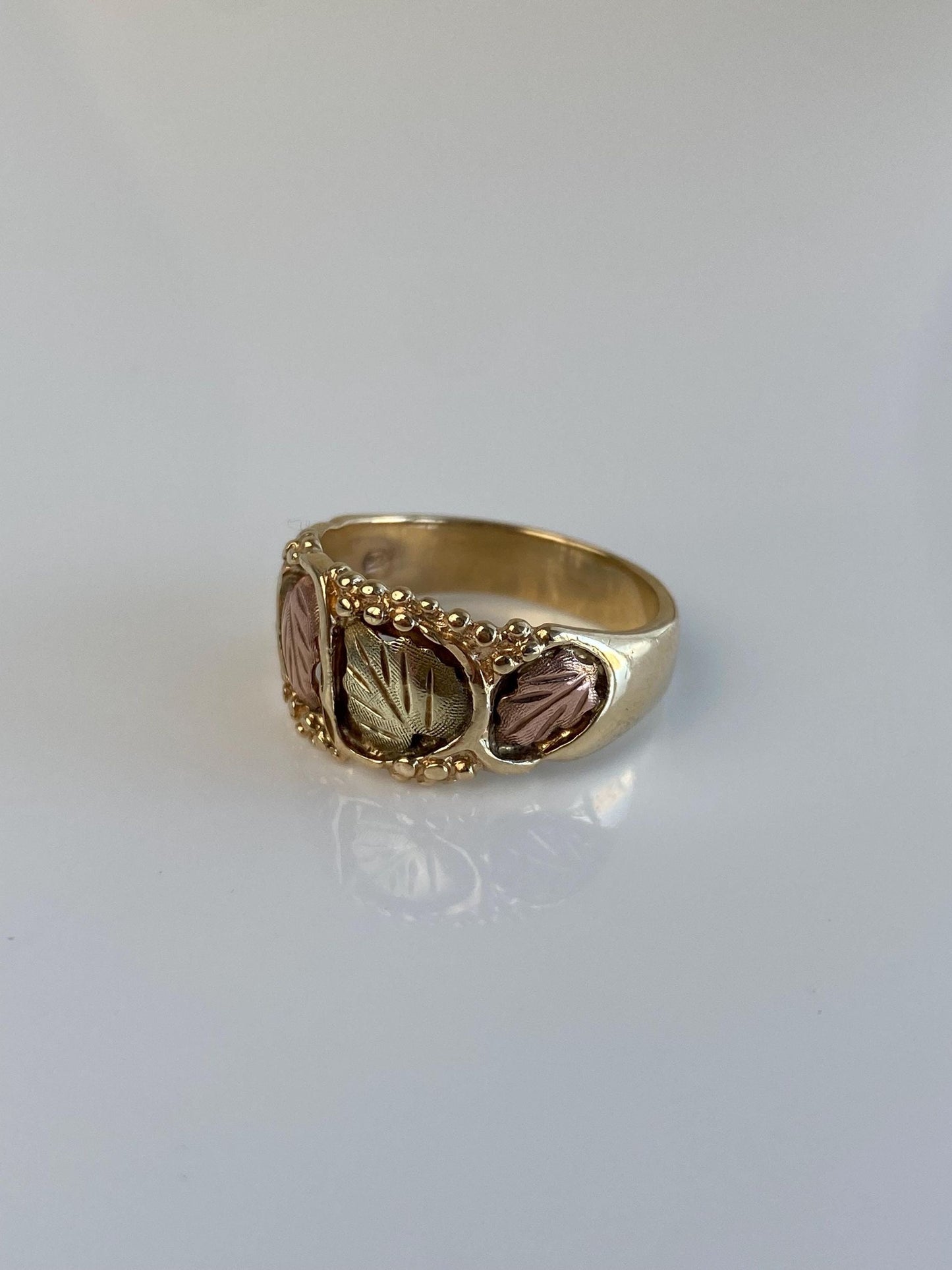 Solid 10k Black Hills Gold Leaves Ring Band - Size 8.5