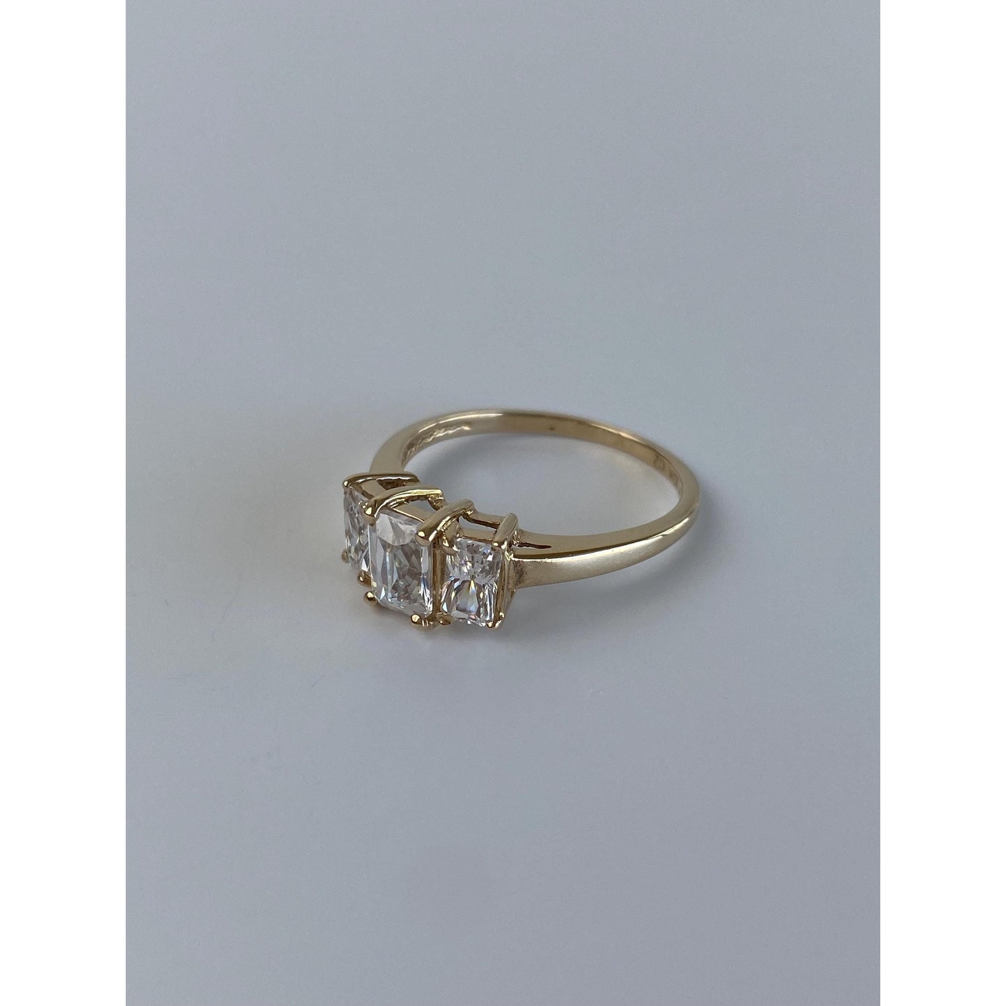 Solid 10k Yellow Gold Clear Cubic Zirconia Row Ring - Size 6.5