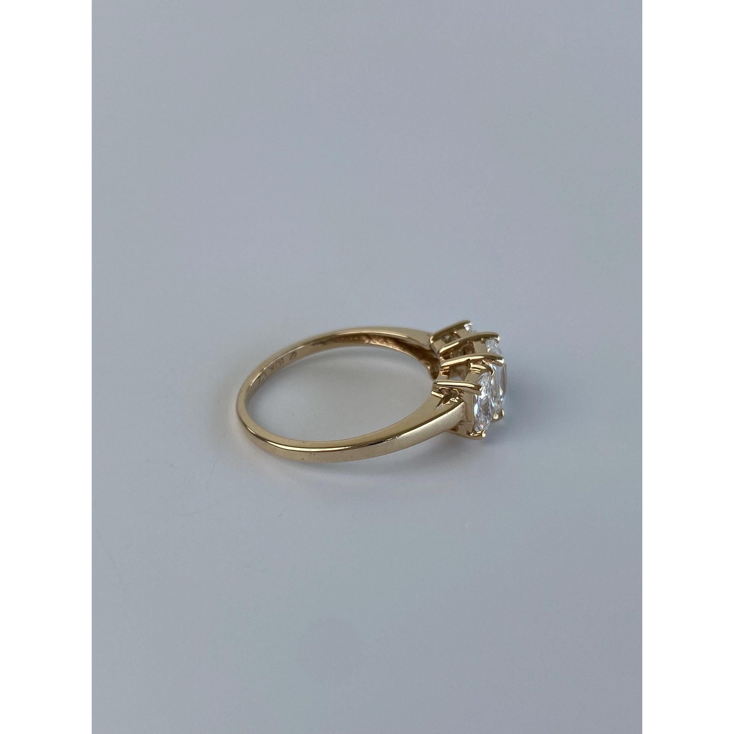 Solid 10k Yellow Gold Clear Cubic Zirconia Row Ring - Size 6.5