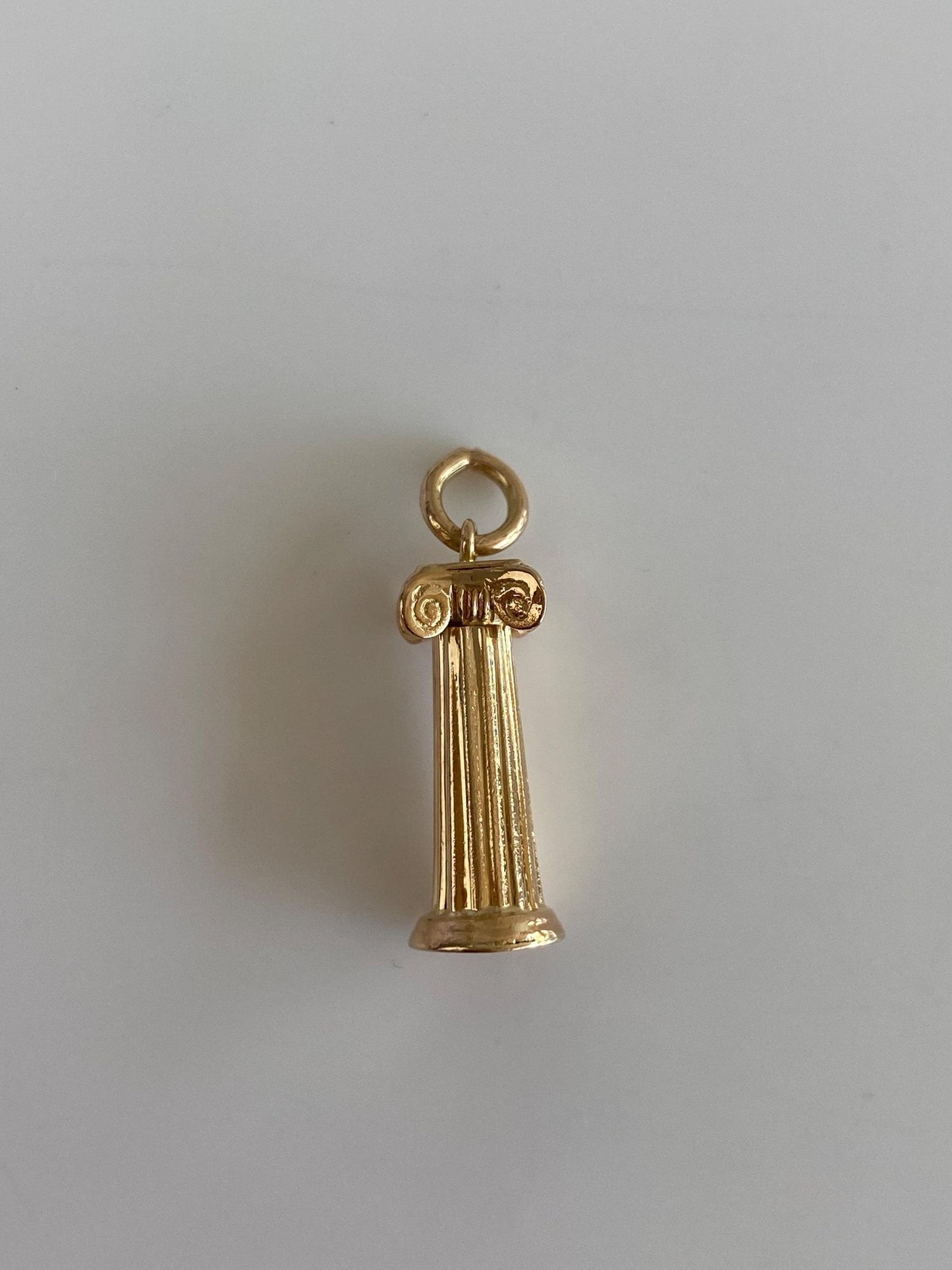 Vintage 18k Yellow Gold Column Charm