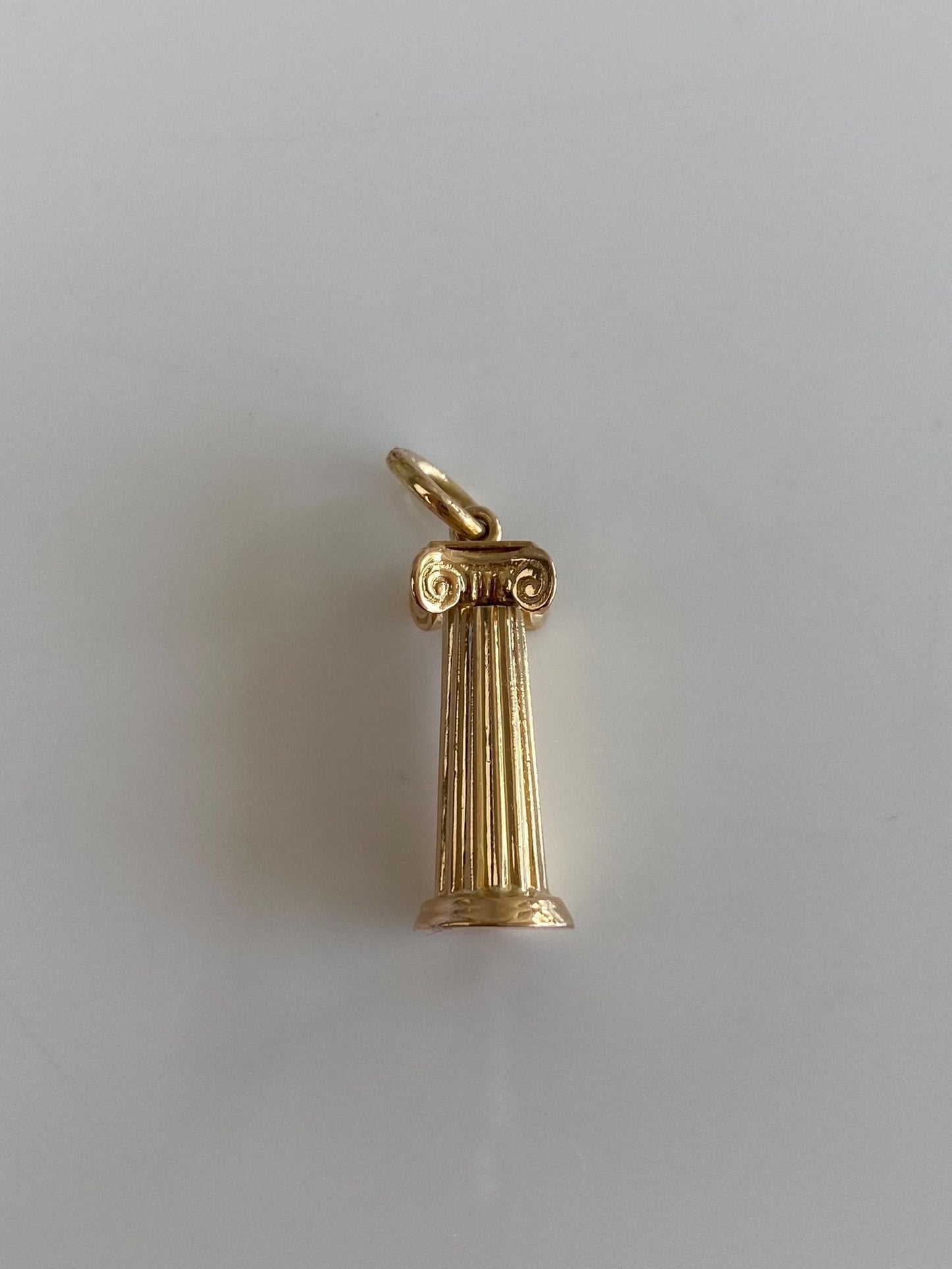 Vintage 18k Yellow Gold Column Charm