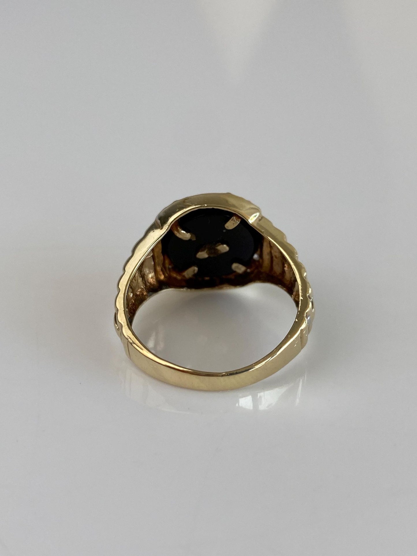 Vintage Solid 10k Yellow Gold Black Onyx Clear Cubic Zirconia Eagle Designed Ring - Size 8.5