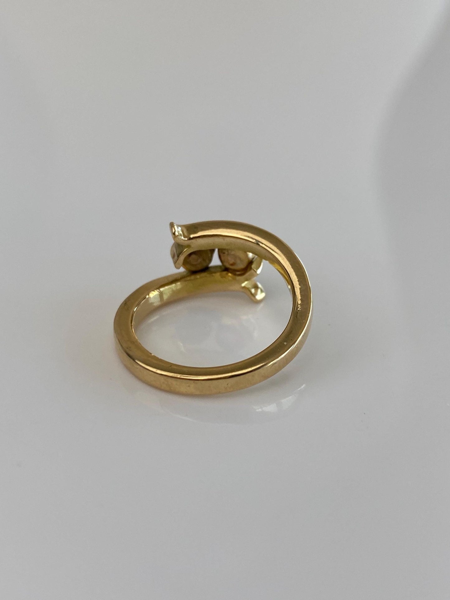 Vintage Solid 18k Yellow Gold Emerald & Jade Twist Ring - Size 5.5