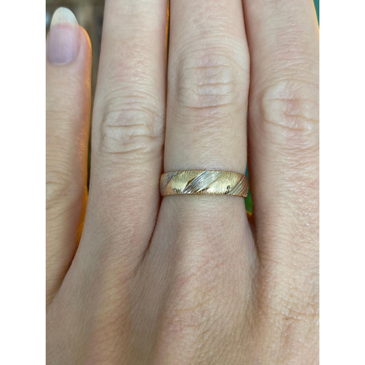 Vintage Solid 14k Yellow Gold Diamond Cut Ring Band - Size 6