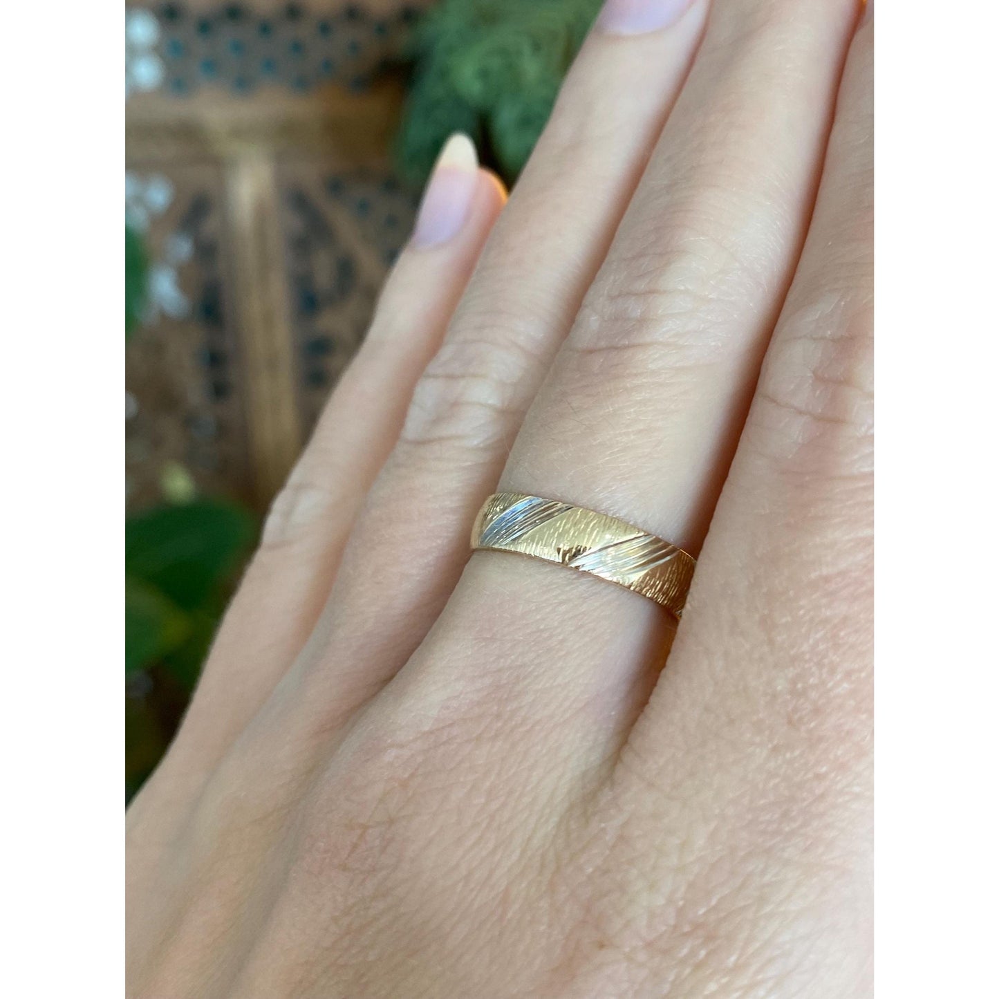 Vintage Solid 14k Yellow Gold Diamond Cut Ring Band - Size 6