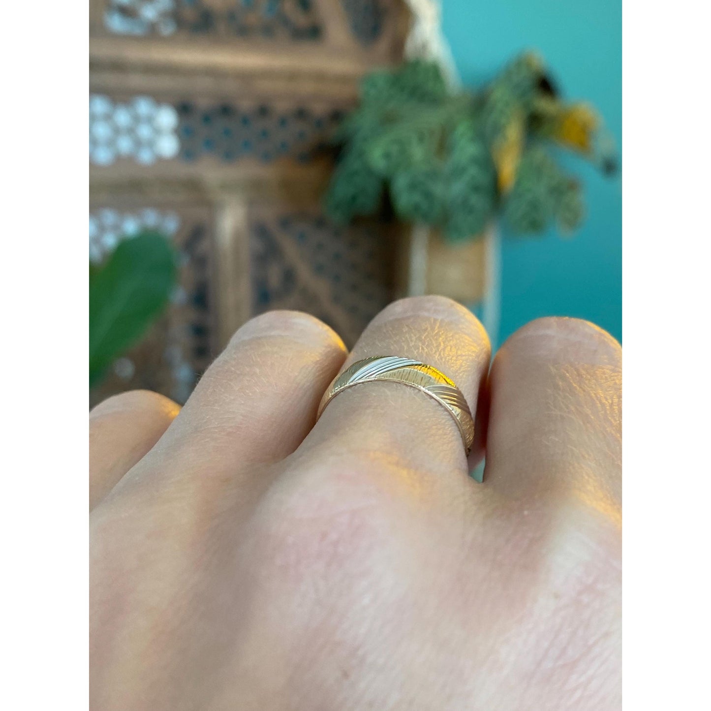 Vintage Solid 14k Yellow Gold Diamond Cut Ring Band - Size 6