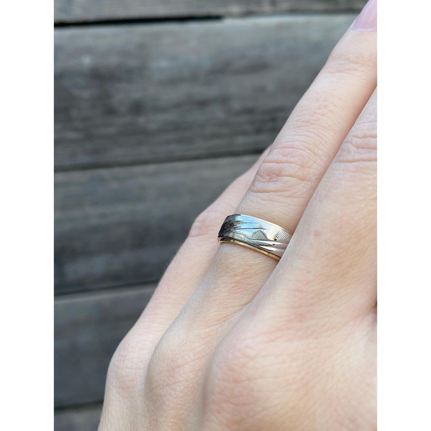 Vintage Solid 14k Yellow & White Gold Designed Ring Band - Size 4.75