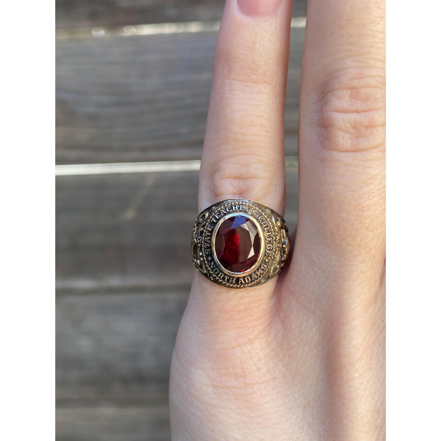 Vintage Solid 10k Yellow Gold Ruby Class Ring - Size 4.25