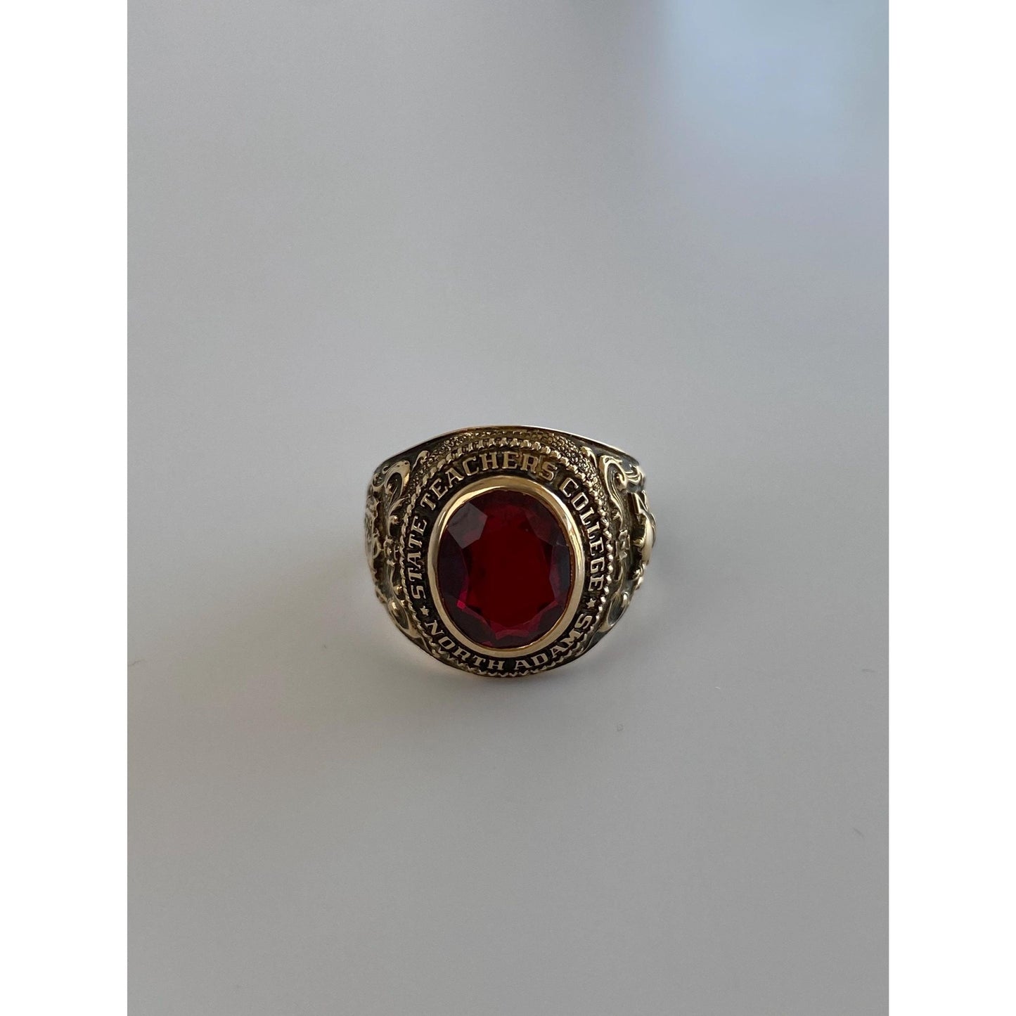 Vintage Solid 10k Yellow Gold Ruby Class Ring - Size 4.25