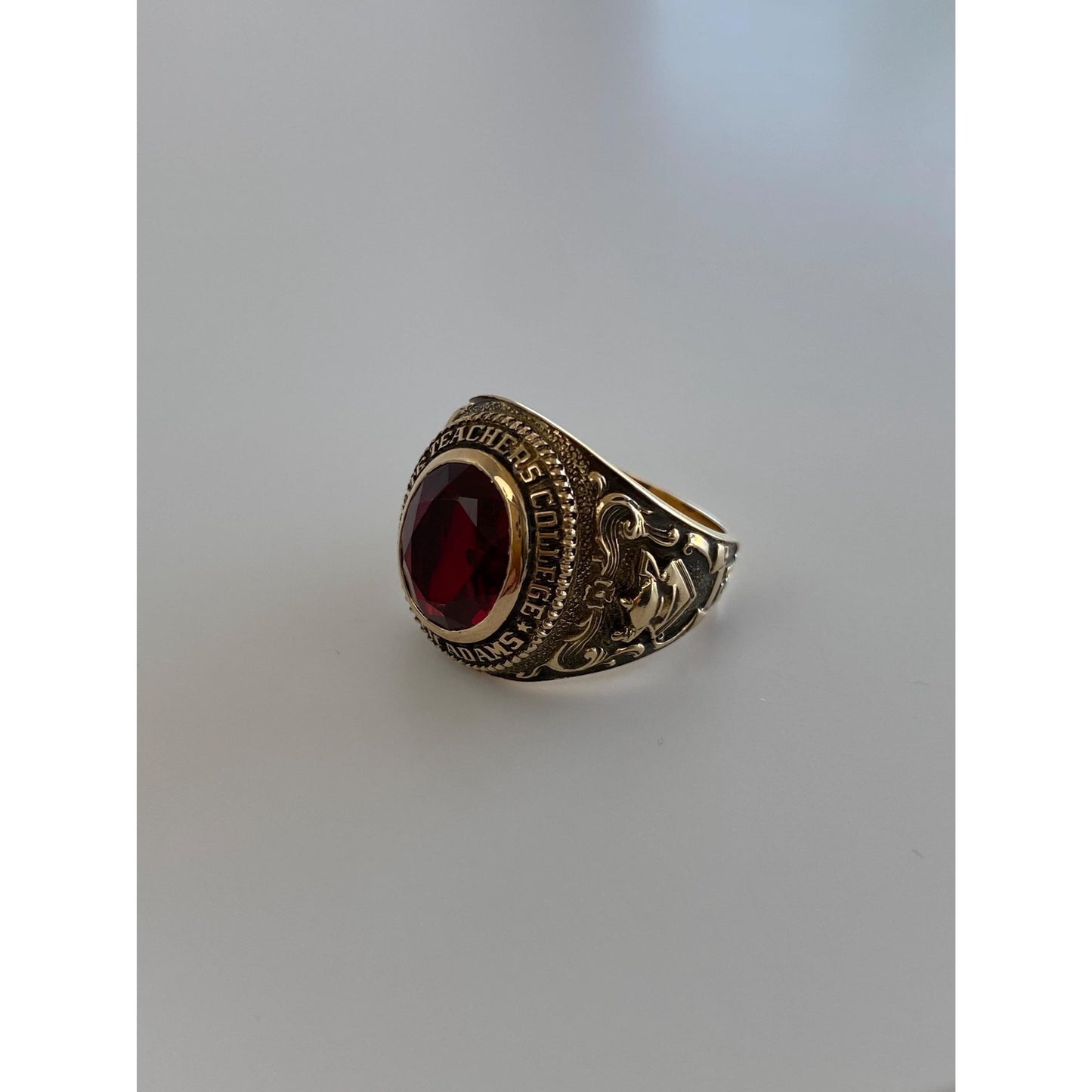 Vintage Solid 10k Yellow Gold Ruby Class Ring - Size 4.25
