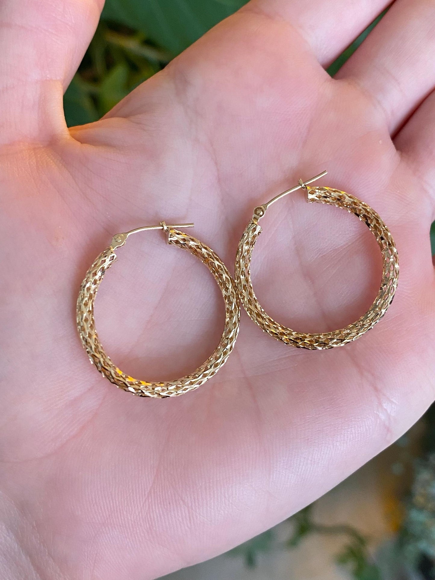 Vintage Solid 10k Yellow Gold Open Weave Diamond Cut Hoop Earrings