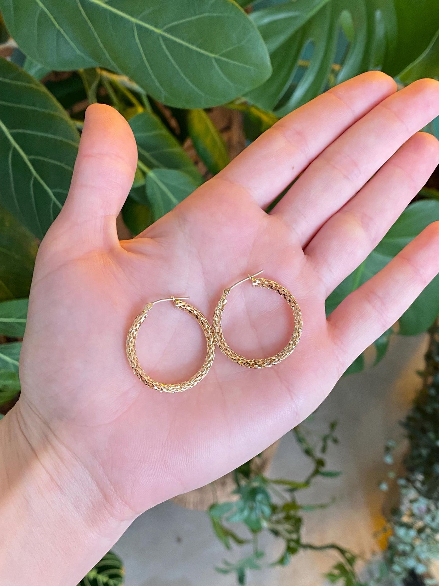 Vintage Solid 10k Yellow Gold Open Weave Diamond Cut Hoop Earrings