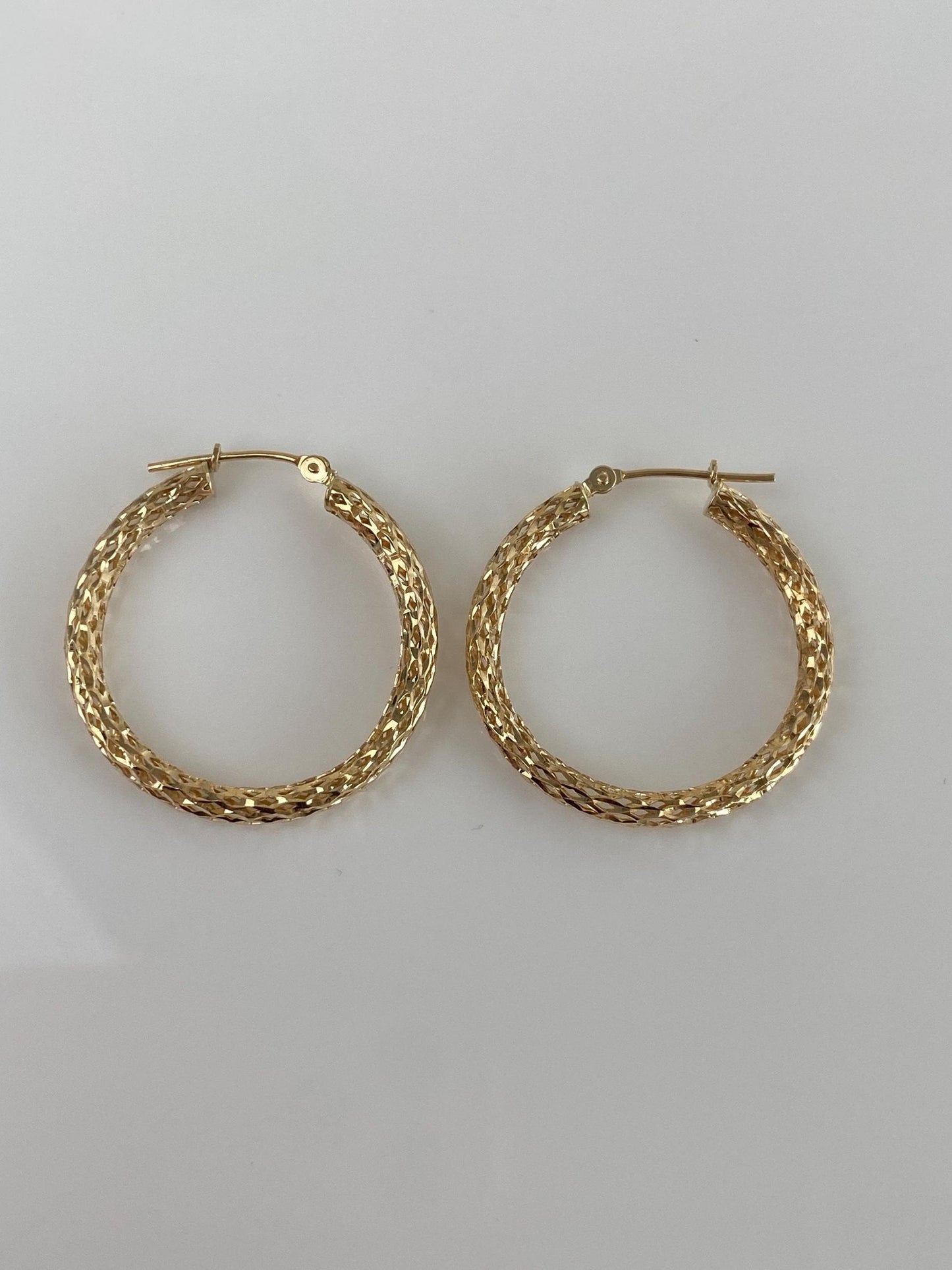Vintage Solid 10k Yellow Gold Open Weave Diamond Cut Hoop Earrings