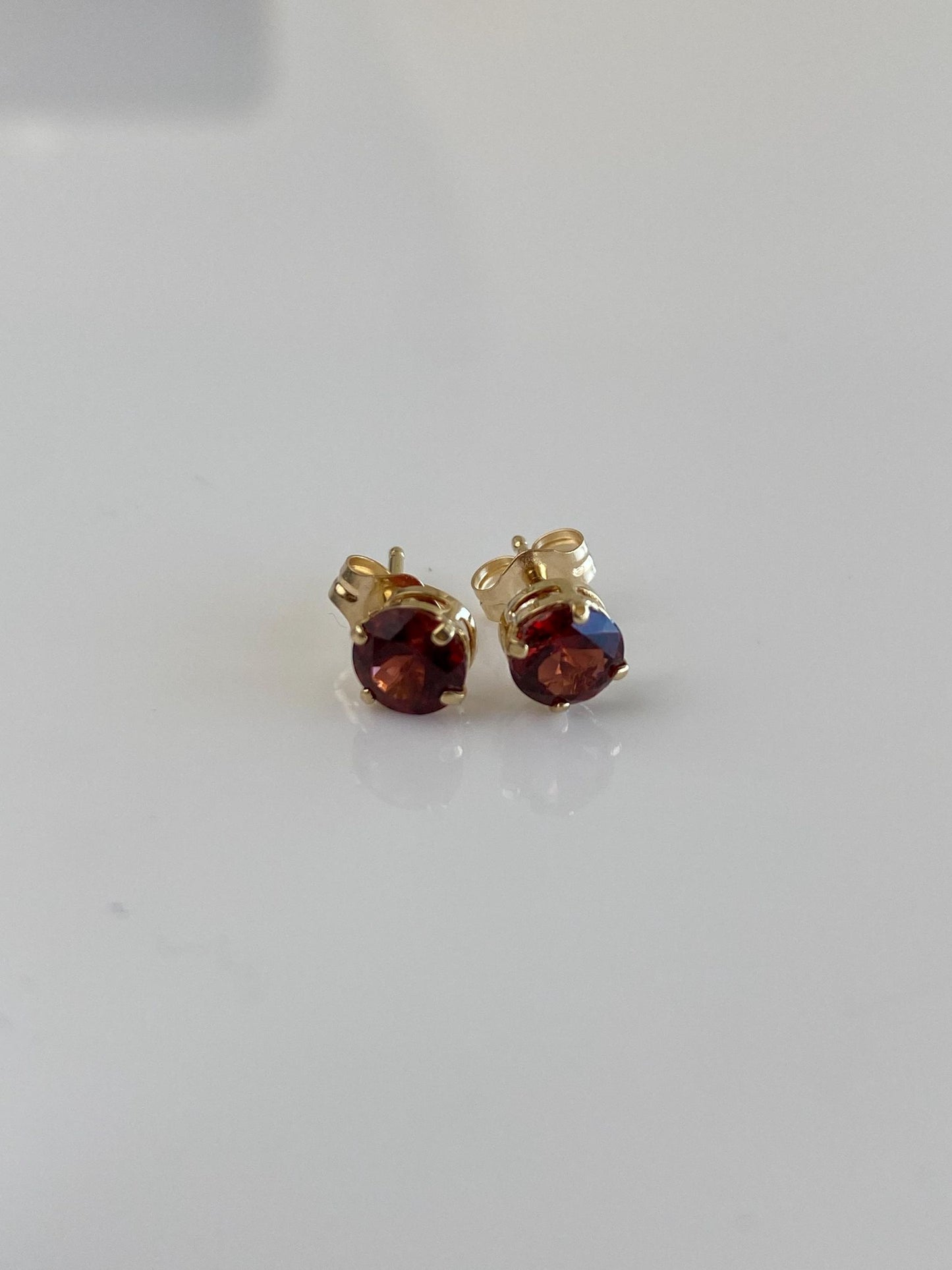 Vintage Solid 14k Yellow Gold Garnet Stud Earrings