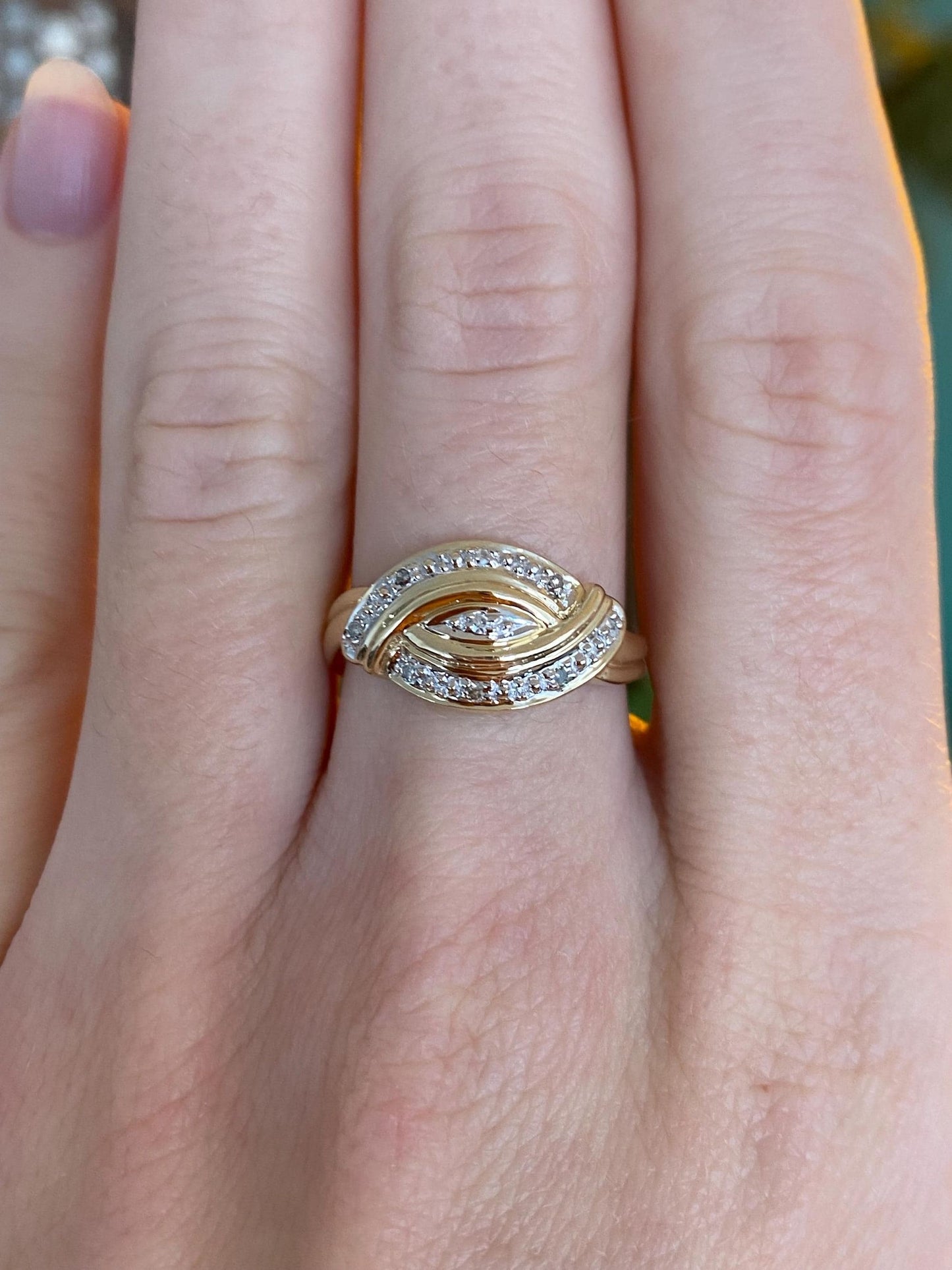 Vintage Solid 14k White & Yellow Gold Diamond Ring - Size 6.5