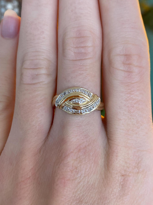 Vintage Solid 14k White & Yellow Gold Diamond Ring - Size 6.5