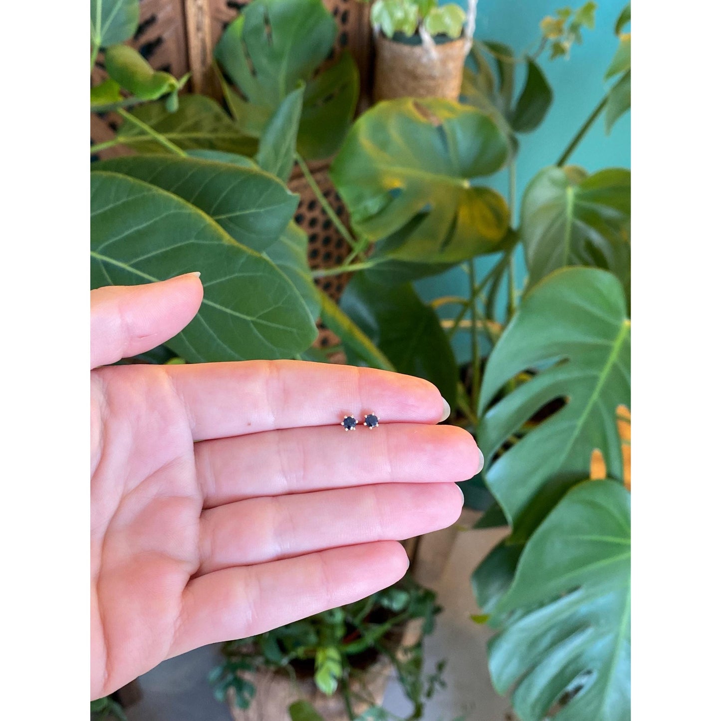 Vintage Solid 14k Yellow Gold Sapphire Stud Earrings