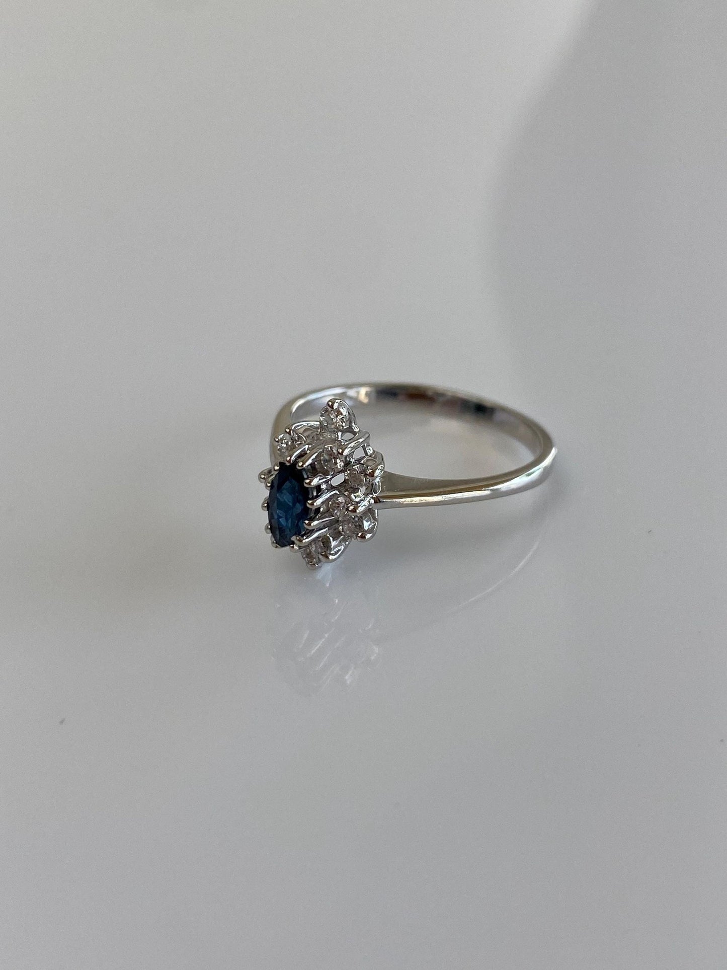 Vintage Solid 14k White Gold Diamond Halo Blue Sapphire Ring - Size 7.25