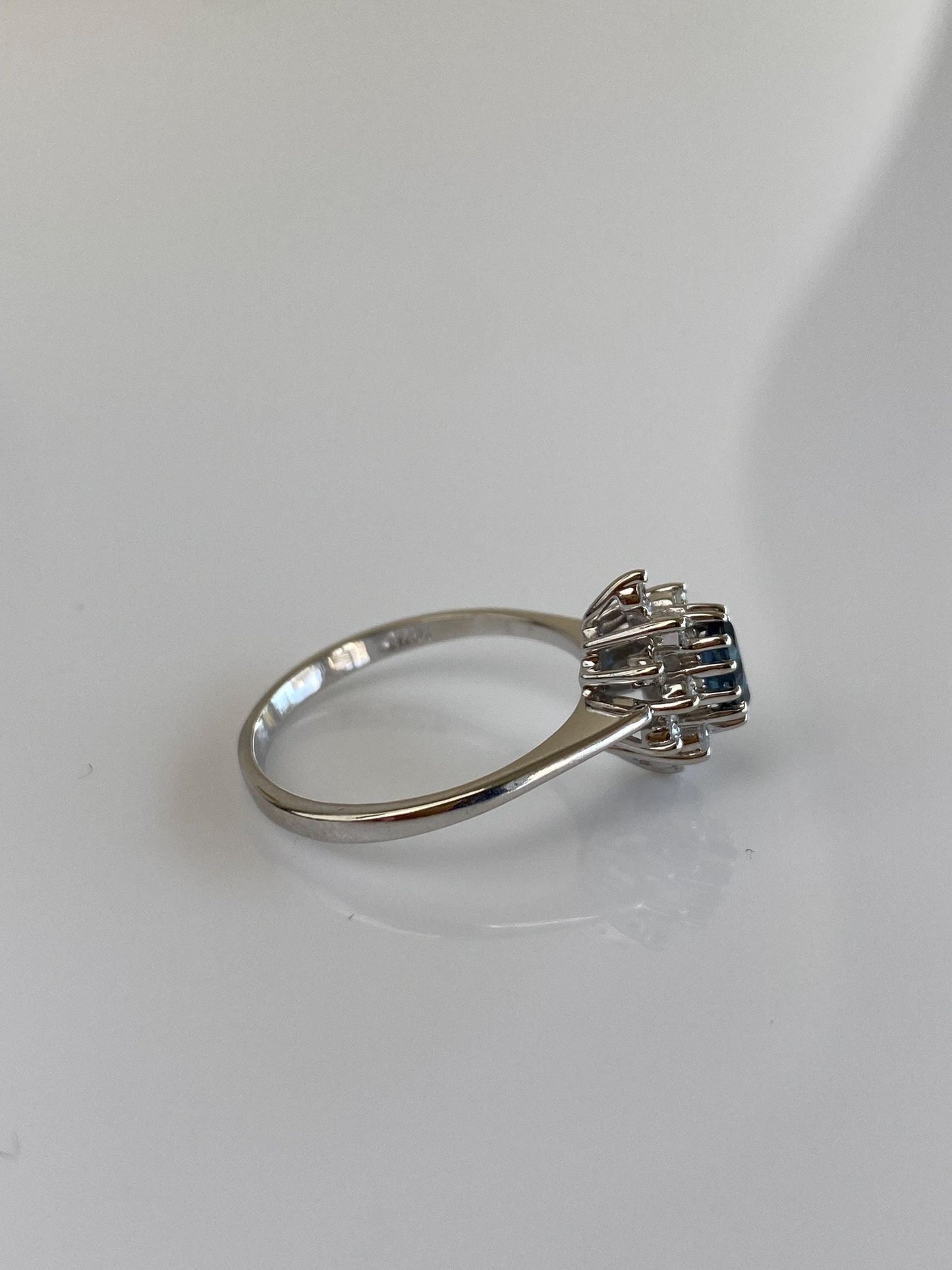 Vintage Solid 14k White Gold Diamond Halo Blue Sapphire Ring - Size 7.25