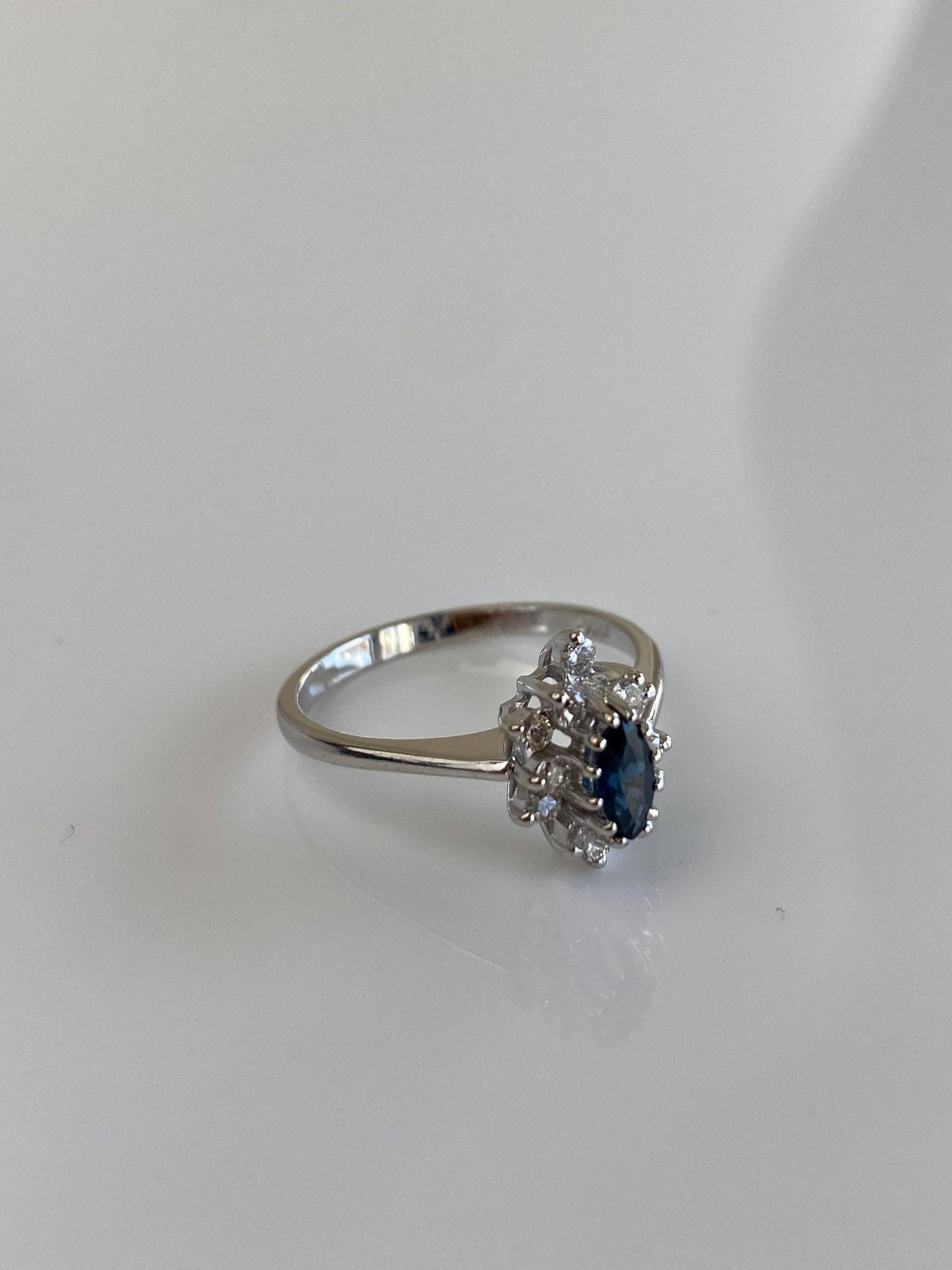 Vintage Solid 14k White Gold Diamond Halo Blue Sapphire Ring - Size 7.25