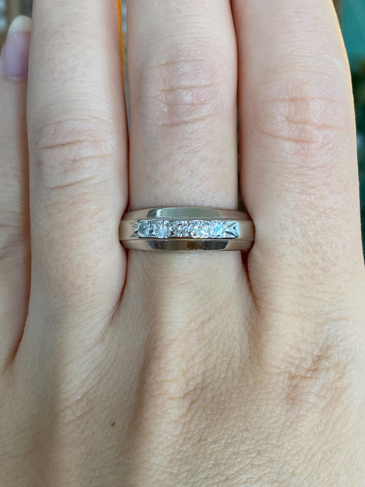 Vintage Solid 14k White Gold Diamond Ring Band - Size 10.5