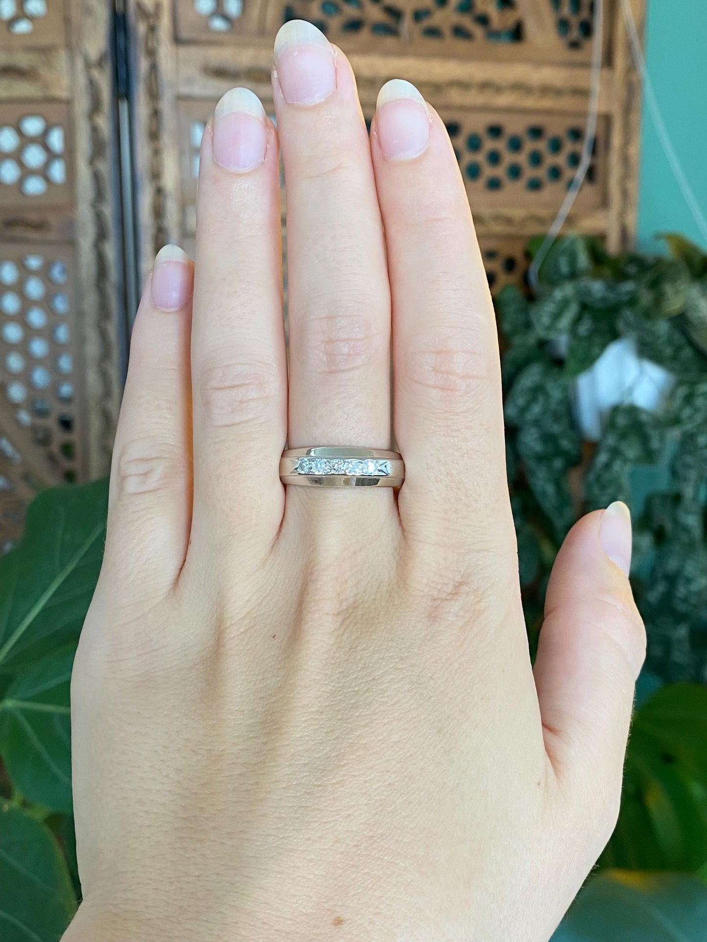 Vintage Solid 14k White Gold Diamond Ring Band - Size 10.5