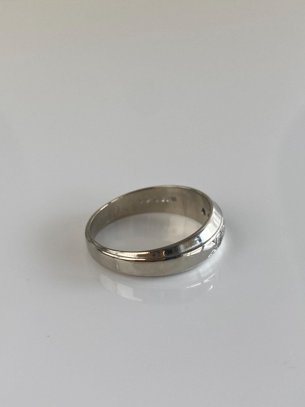 Vintage Solid 14k White Gold Diamond Ring Band - Size 10.5