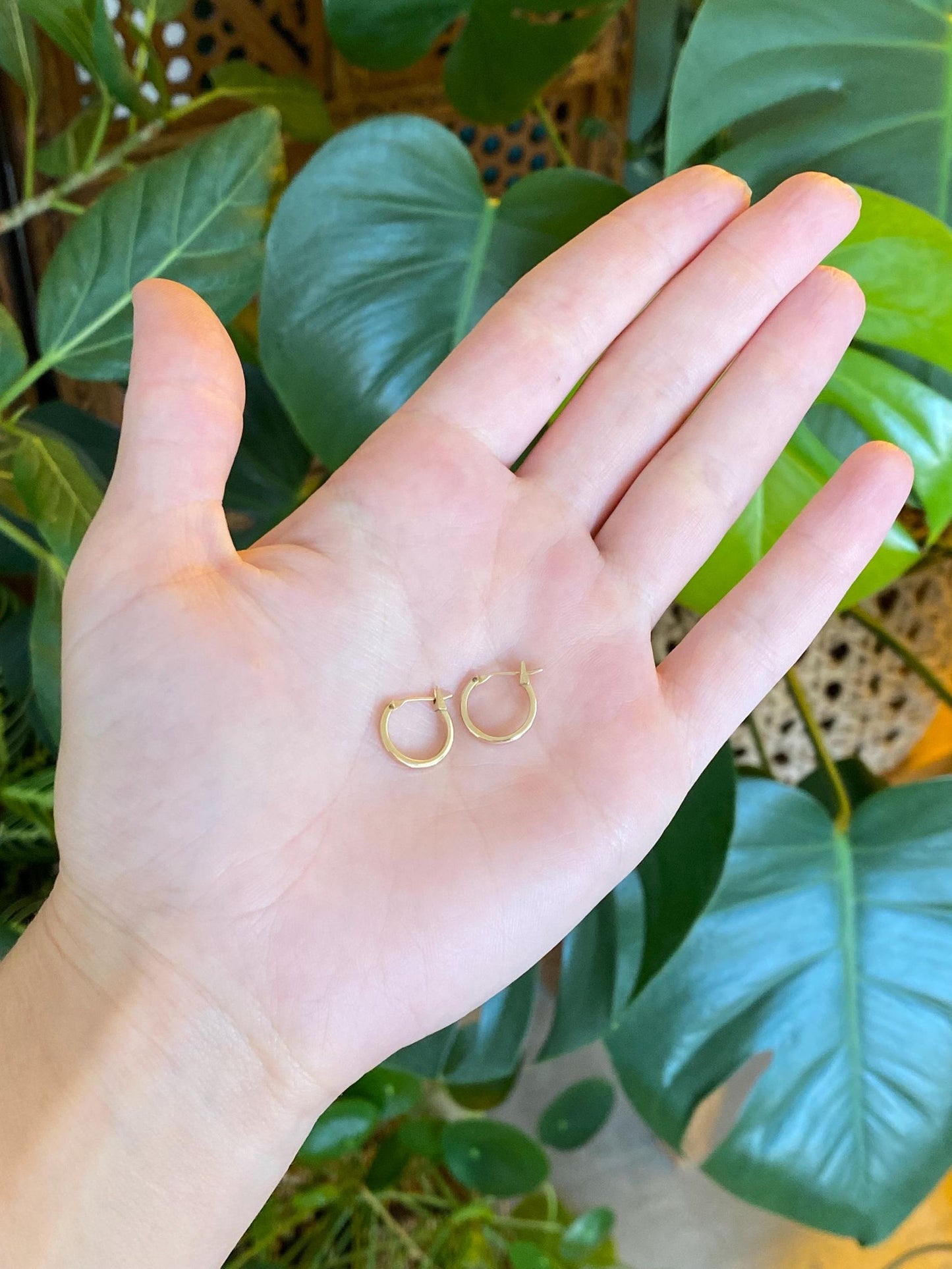 Vintage 14k Yellow Gold Little Hoop Earrings