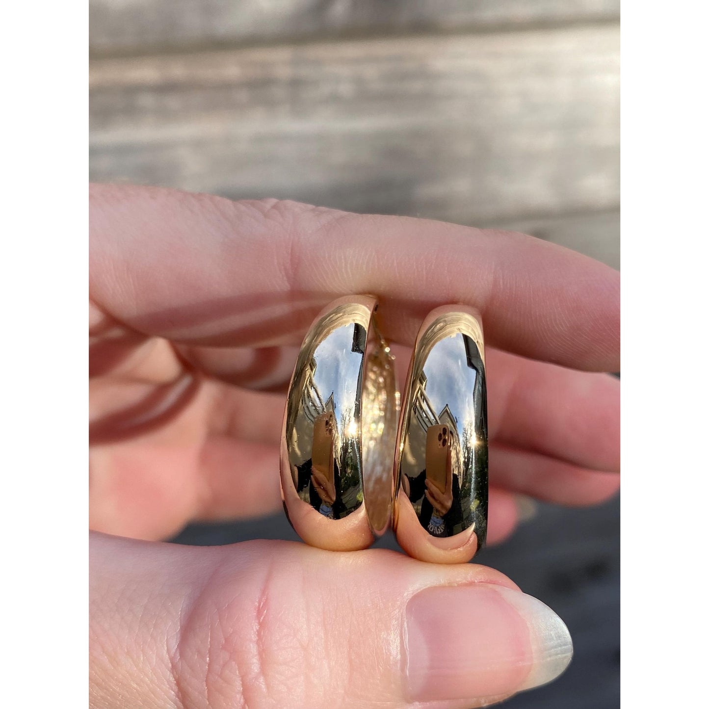 Vintage Solid 14k Yellow Gold Graduated Tapered Hoop Earrings