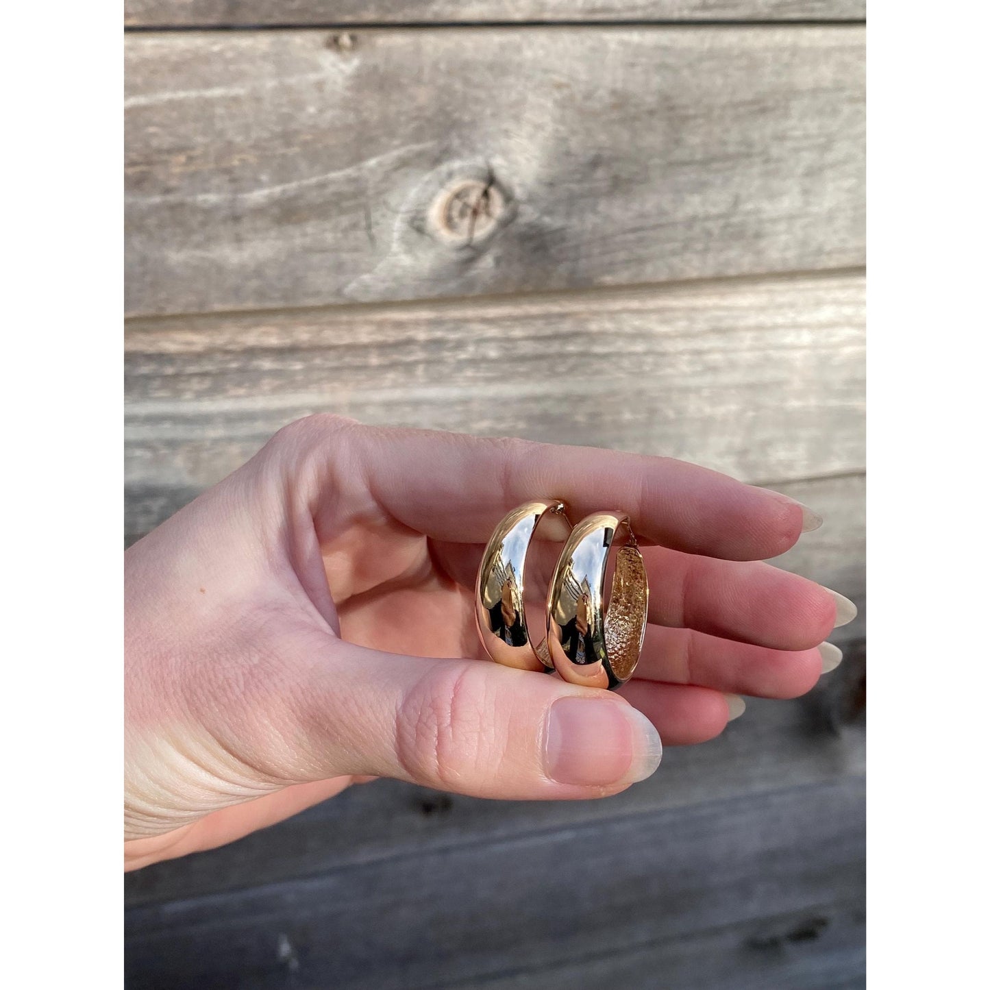 Vintage Solid 14k Yellow Gold Graduated Tapered Hoop Earrings