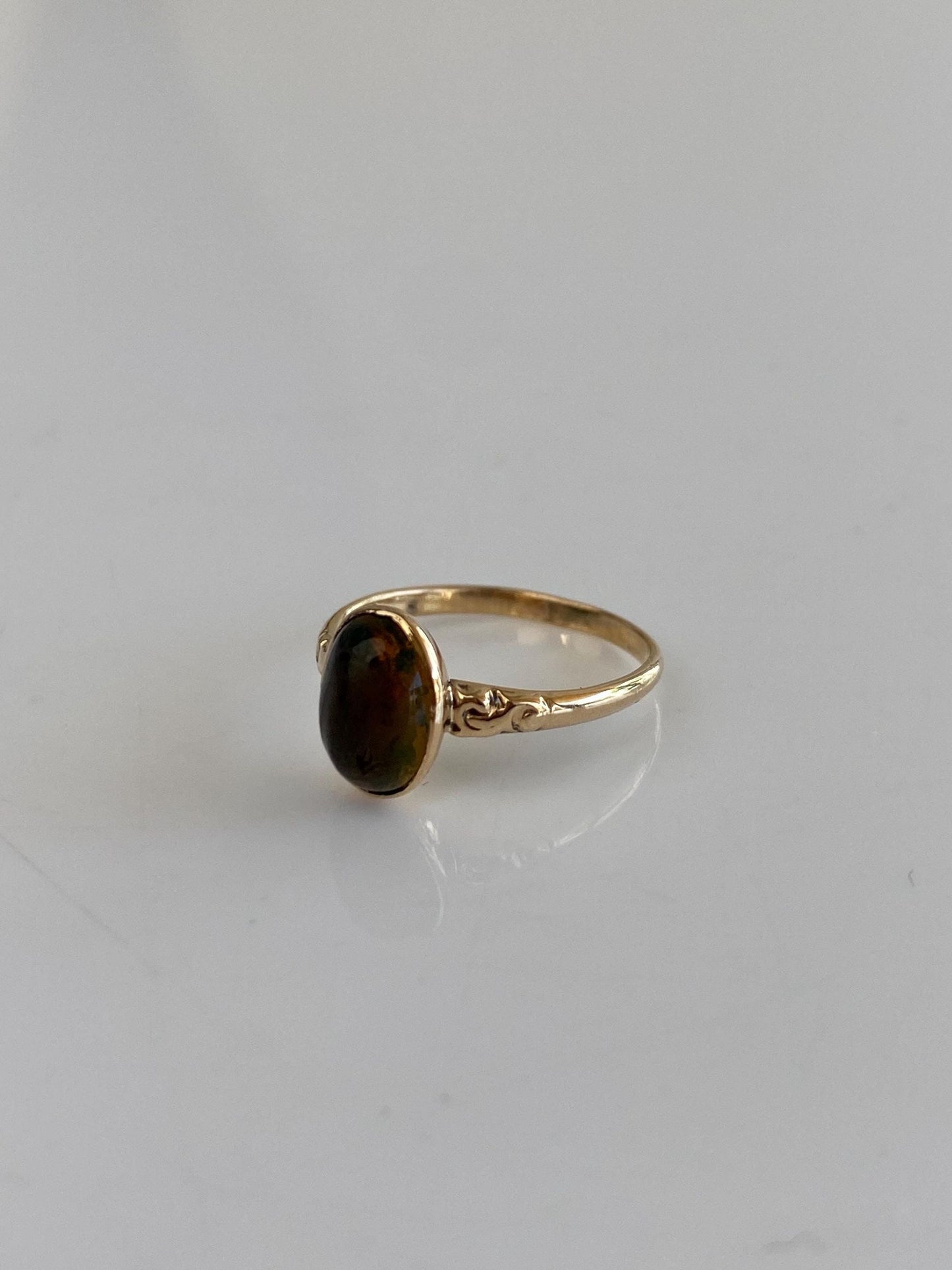 Vintage Solid 14k Yellow Gold Citrine Cabochon Designed Ring - Size 3
