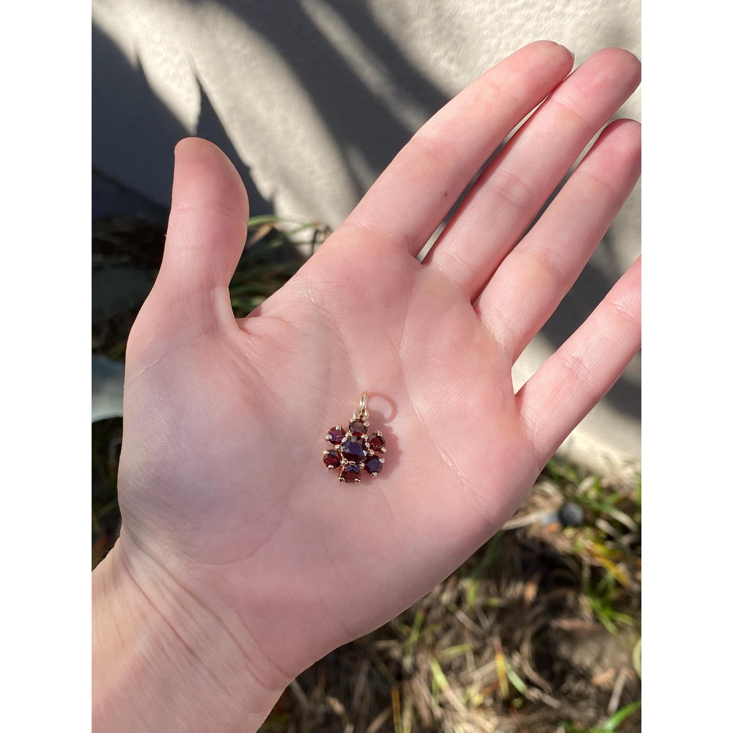 Vintage Solid 14k Yellow Gold Garnet Flower Charm