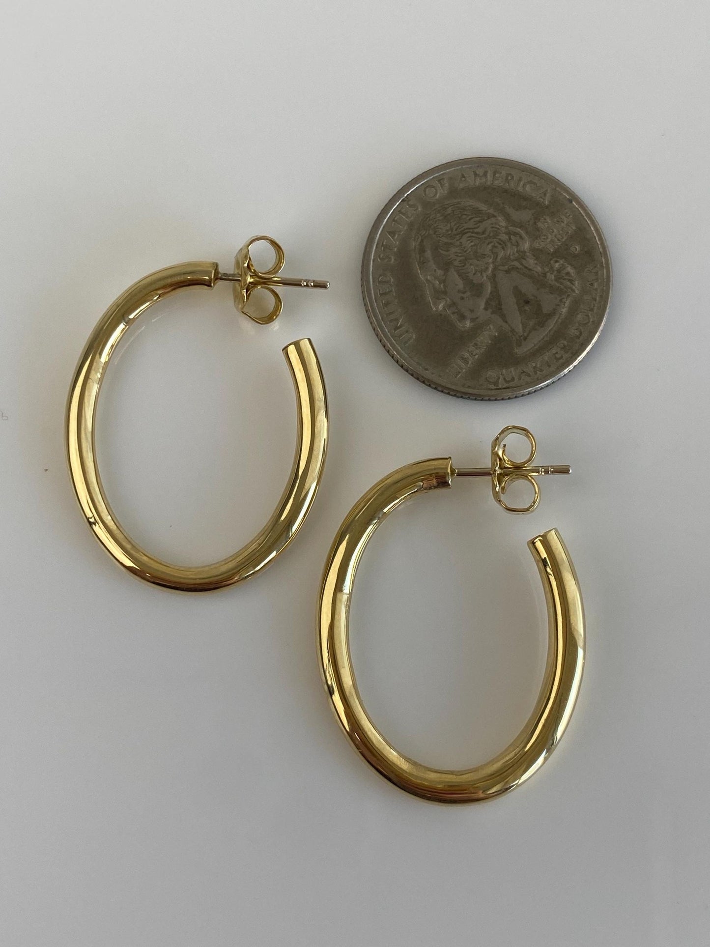 Vintage 18k Yellow Gold Oval Hoop Earrings