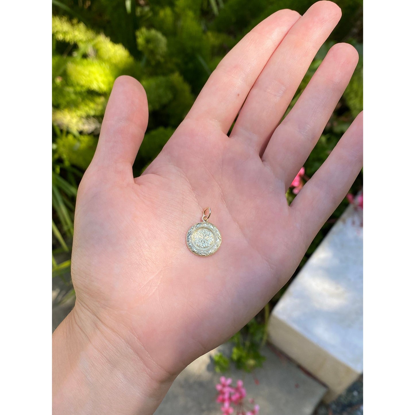 Vintage Solid 14k Yellow Gold Embossed Floral Design Cufflink Conversion Charm