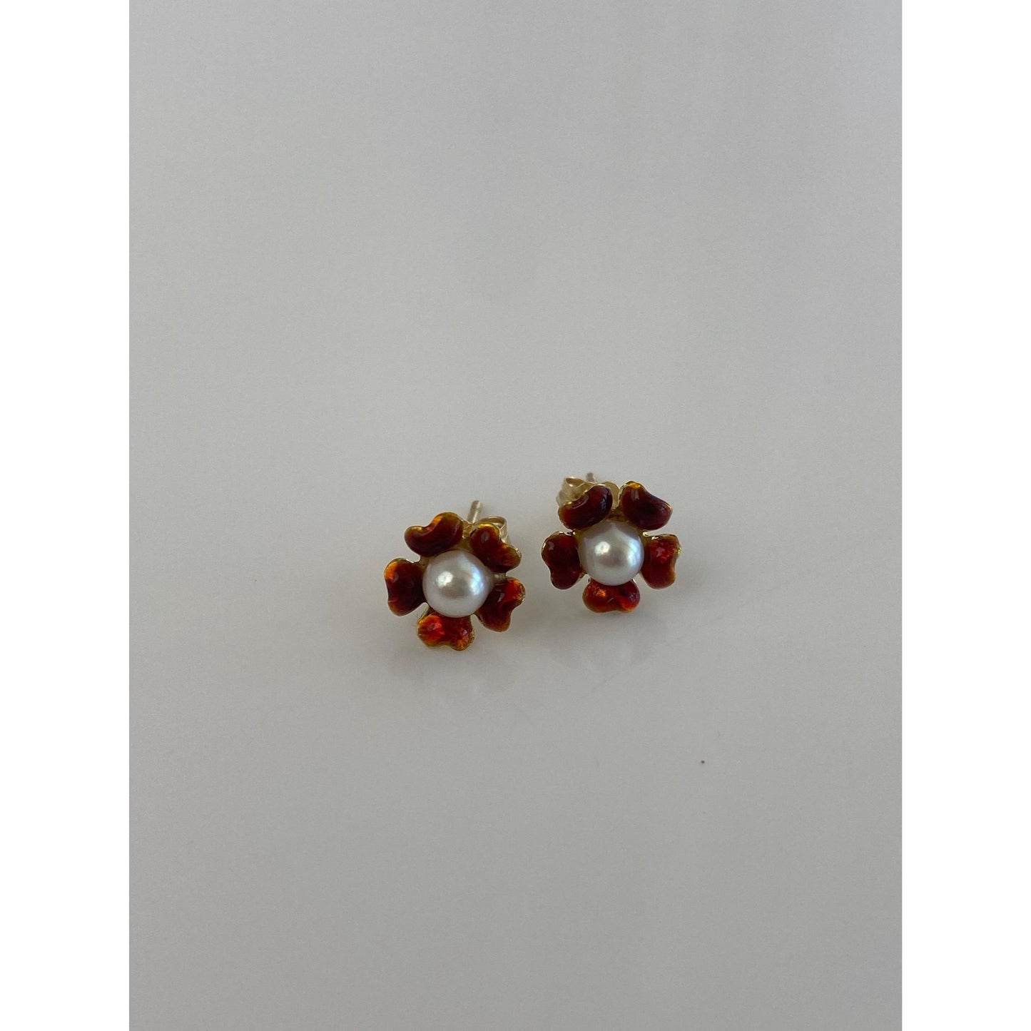 Vintage Solid 14k Yellow Gold Red Enamel Pearl Flower Stud Earrings