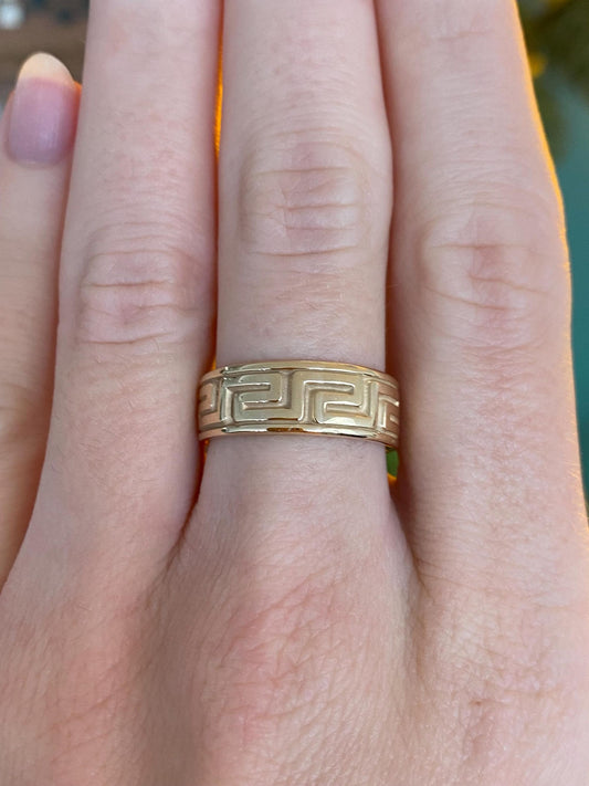 Vintage Solid 14k Yellow Gold Greek Key Ring Band - Size 6.5