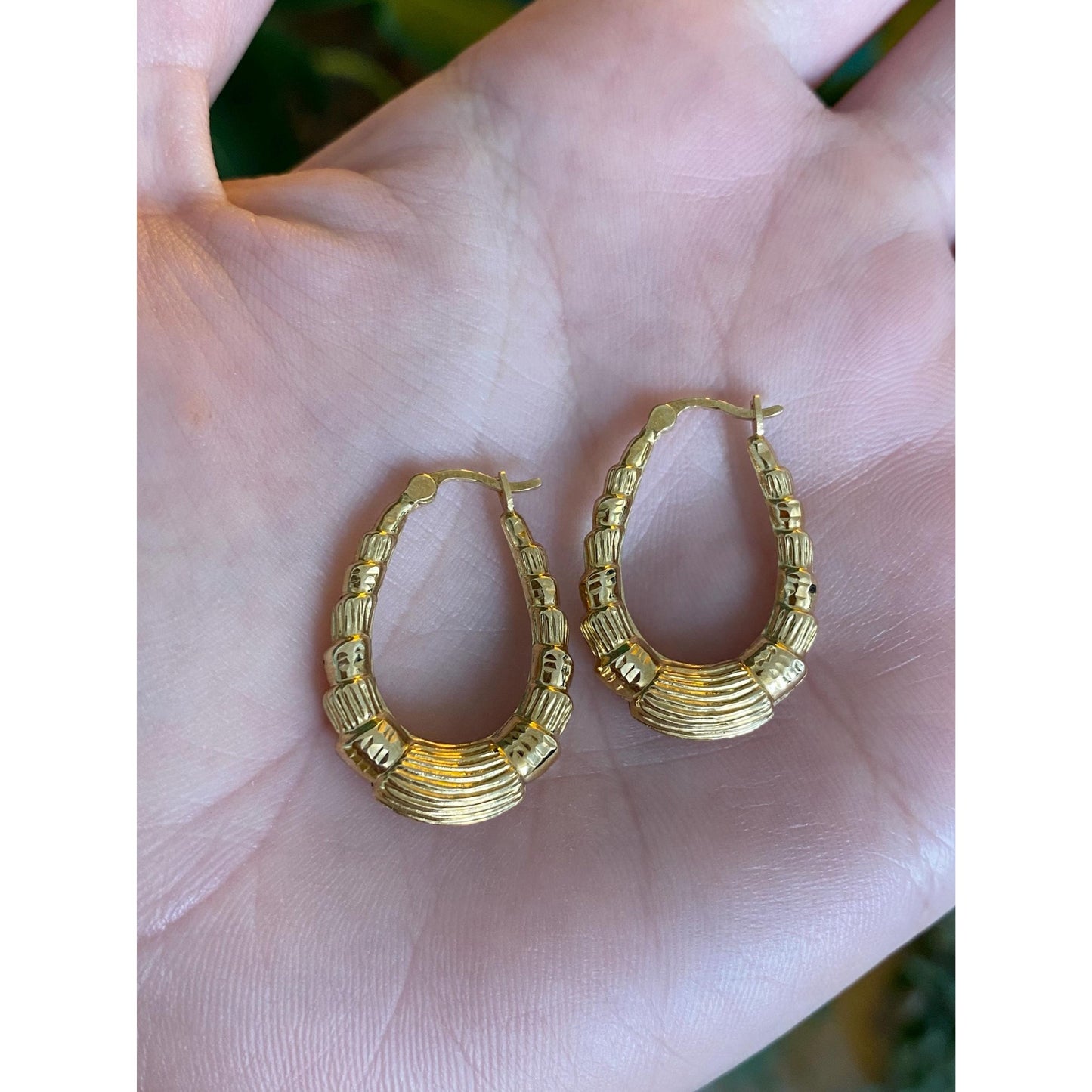 Vintage 14k Yellow Gold Lined Design Hoop Earrings