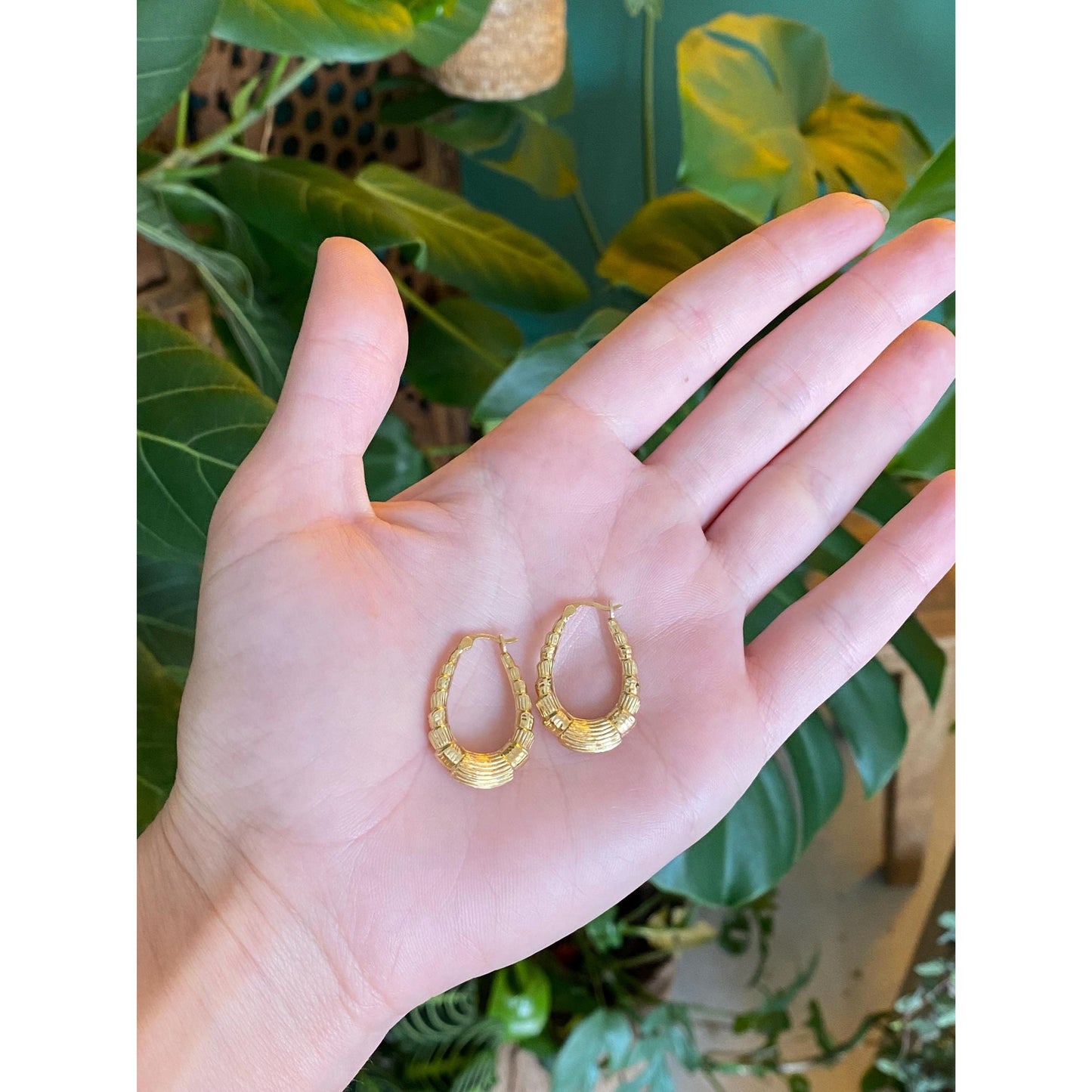 Vintage 14k Yellow Gold Lined Design Hoop Earrings