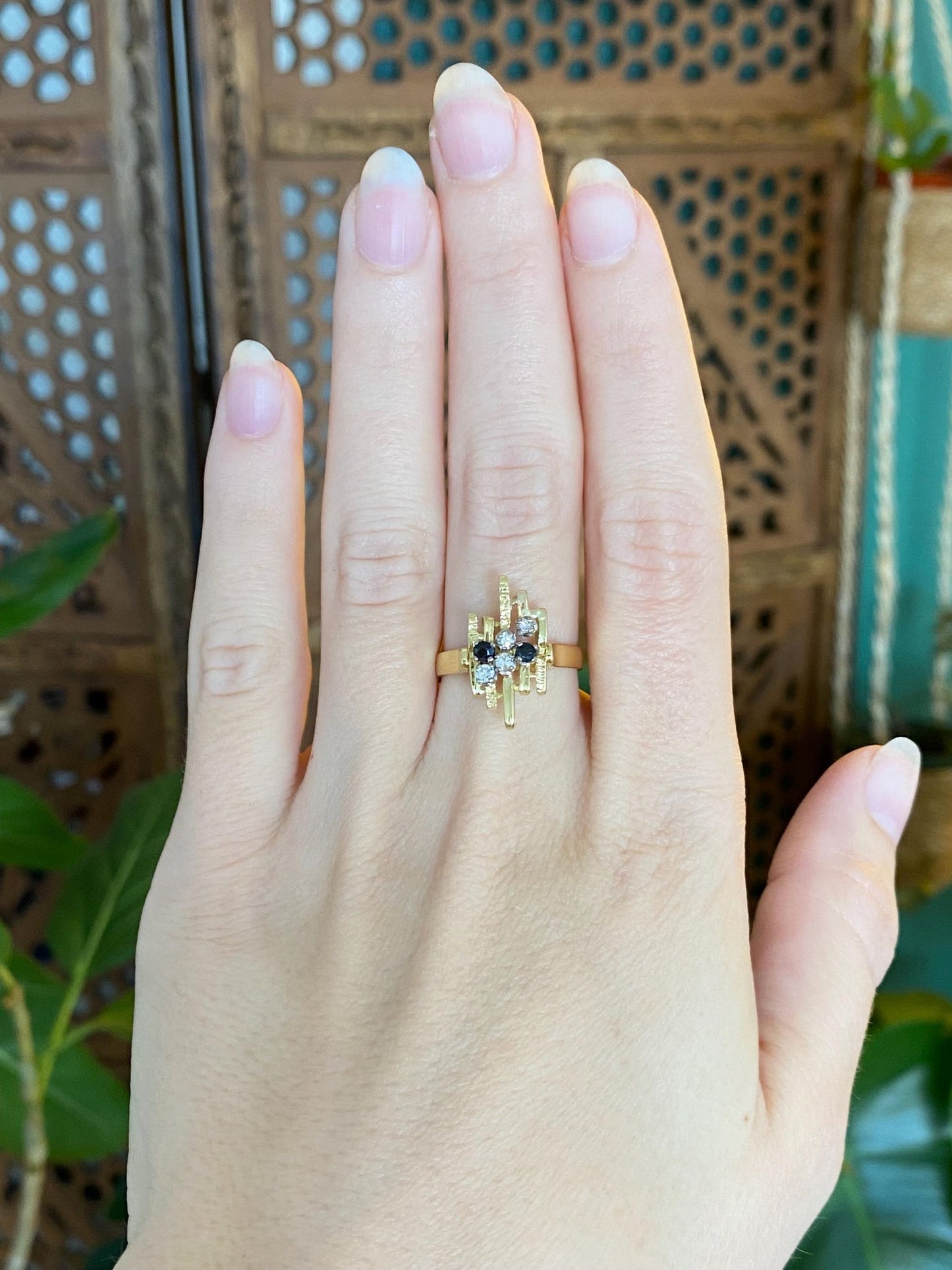 Solid 18k Yellow Gold Clear Sapphire Blue Spinel Geometric Ring - Size 6.75