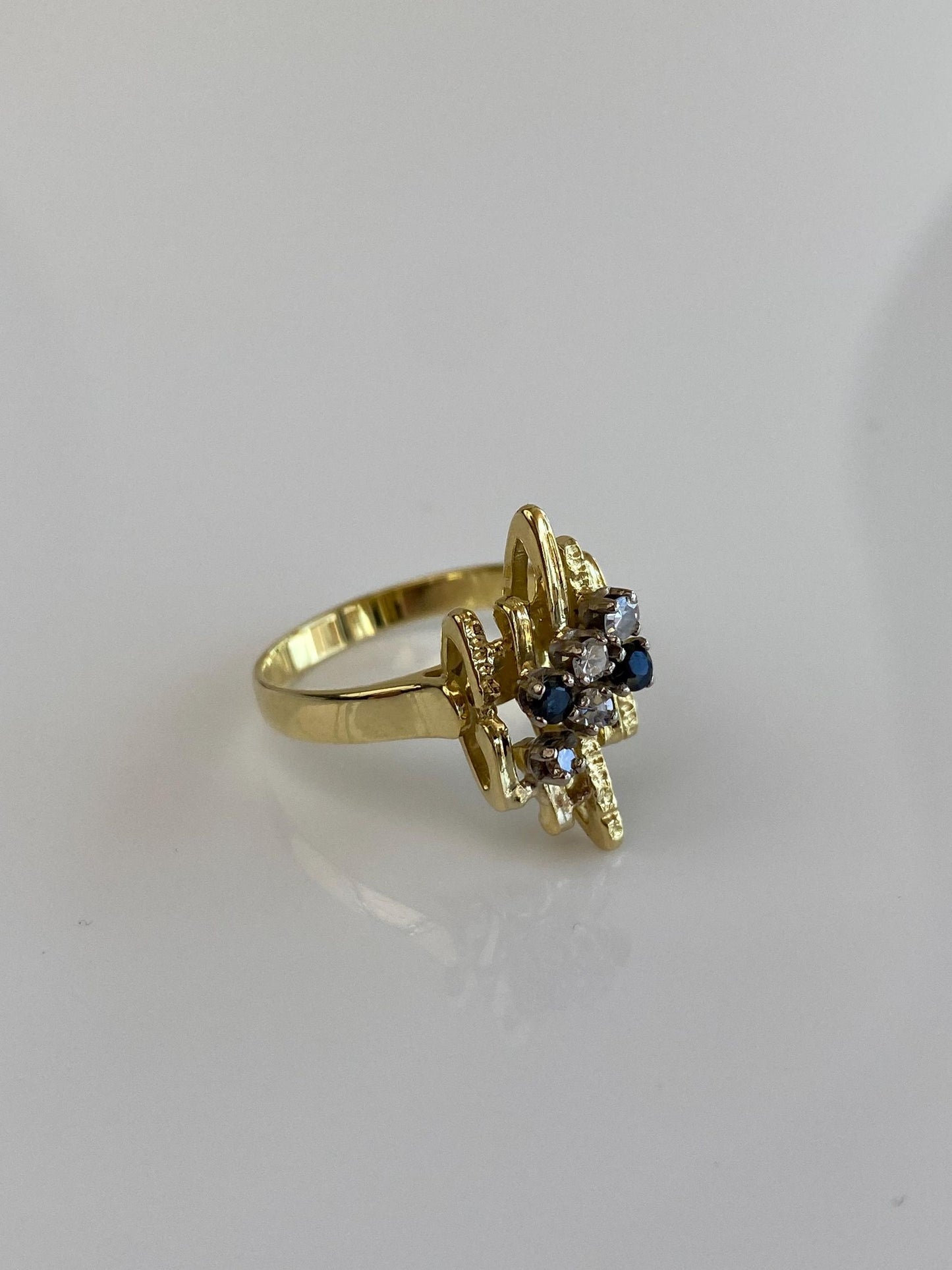 Solid 18k Yellow Gold Clear Sapphire Blue Spinel Geometric Ring - Size 6.75