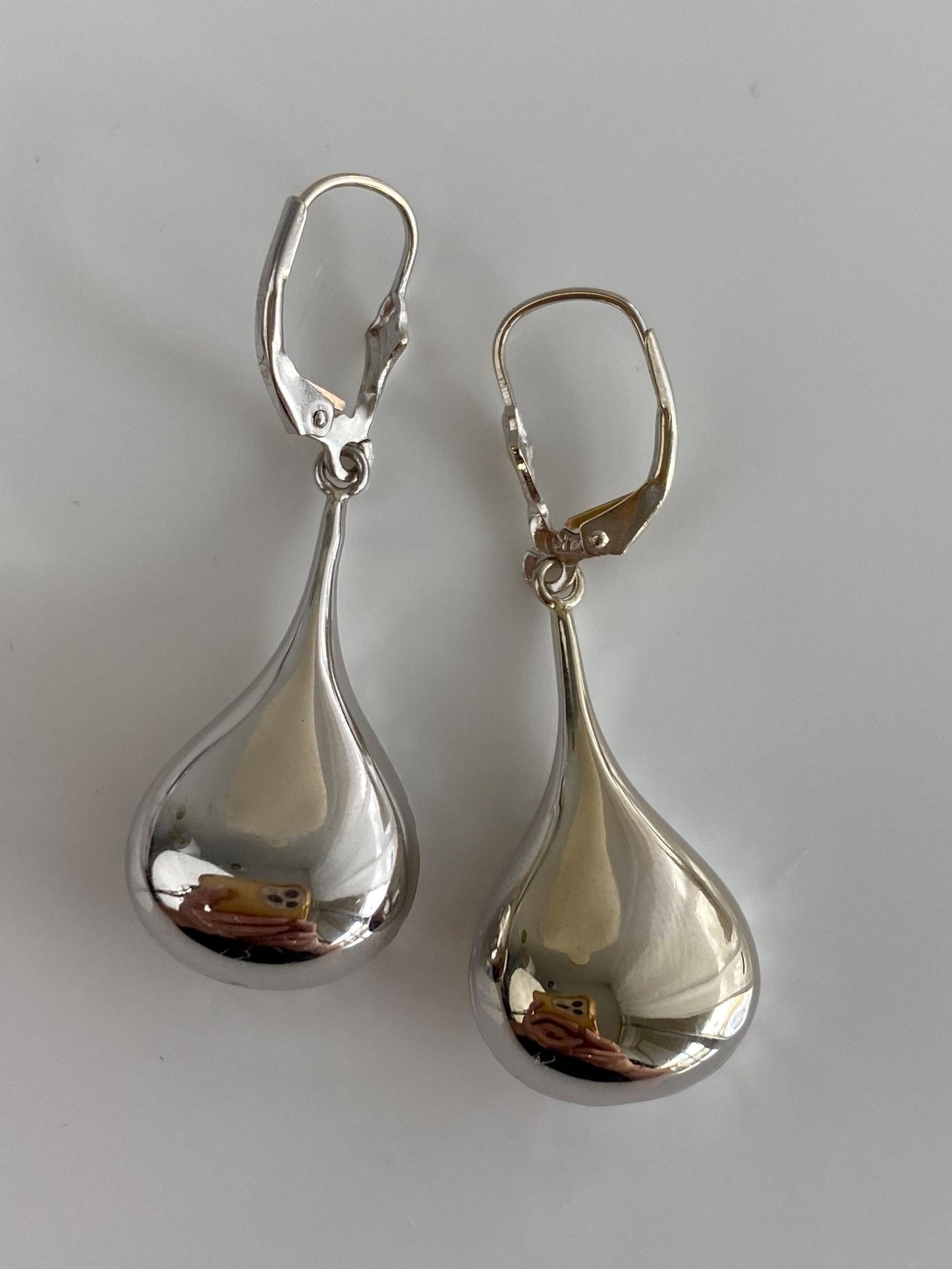 Vintage 14k White Gold Diamond Cut Teardrop Dangle Earrings