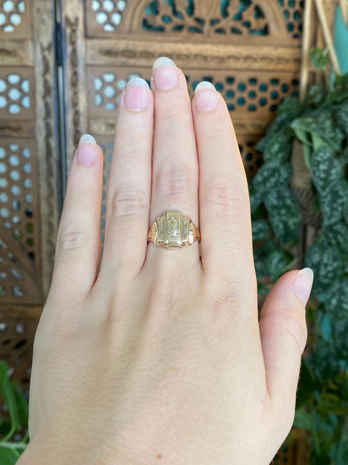 Vintage Solid 10k Yellow Gold 1947 Class Ring - Size 7.75