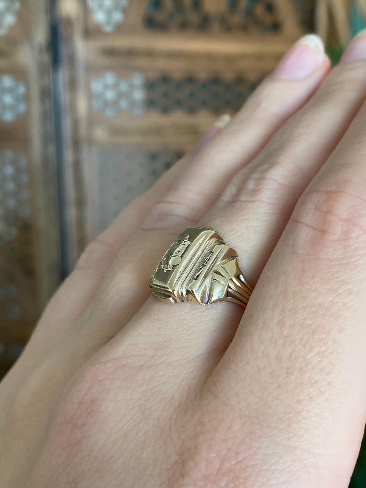 Vintage Solid 10k Yellow Gold 1947 Class Ring - Size 7.75