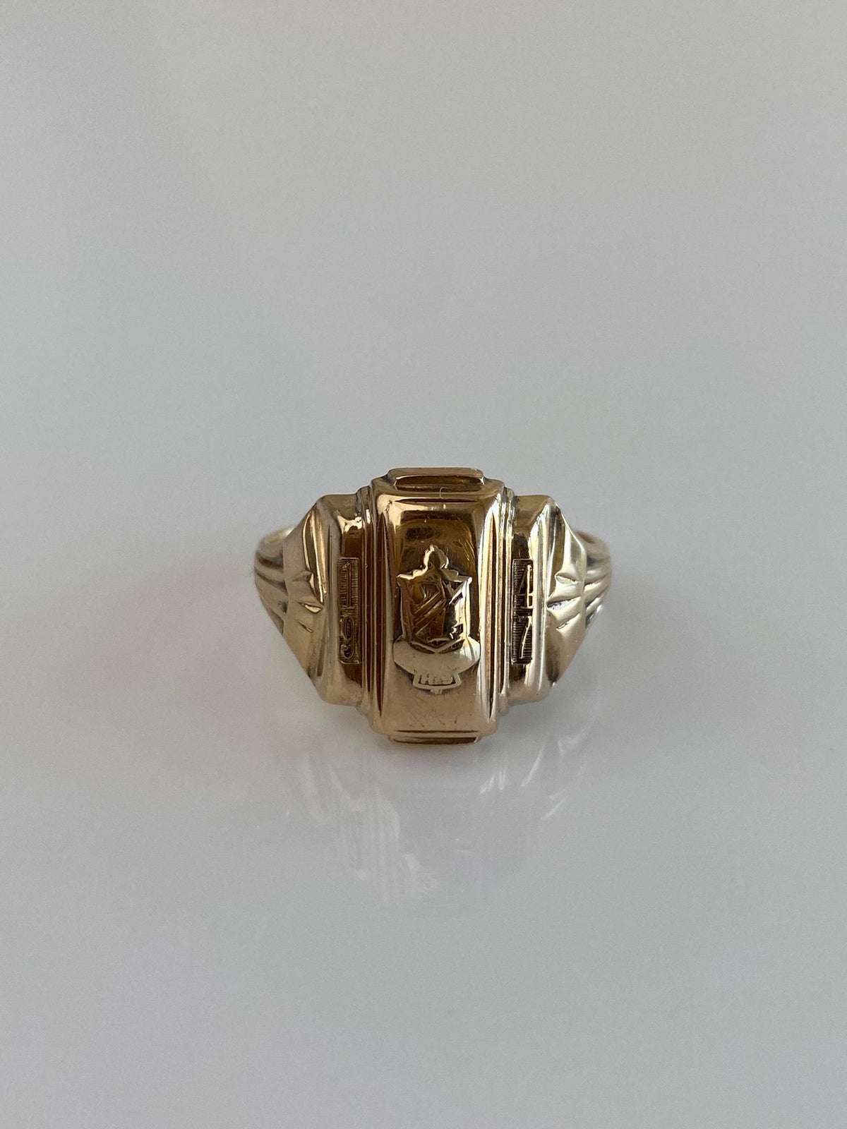 Vintage Solid 10k Yellow Gold 1947 Class Ring - Size 7.75