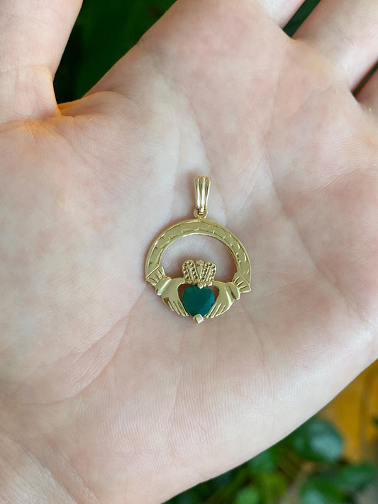 Vintage Solid 14k Yellow Gold Green Chalcedony Heart Claddaugh Charm