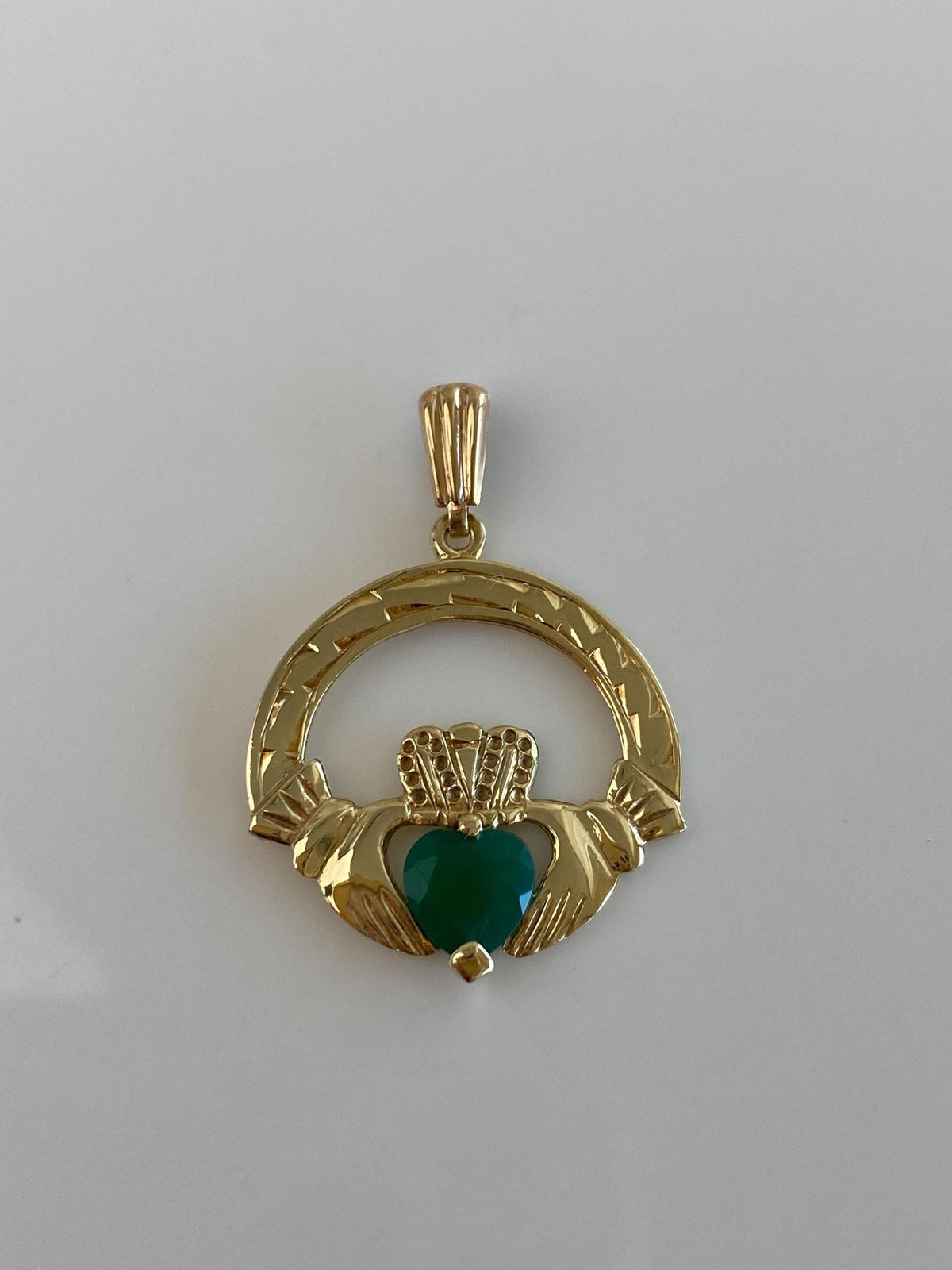 Vintage Solid 14k Yellow Gold Green Chalcedony Heart Claddaugh Charm
