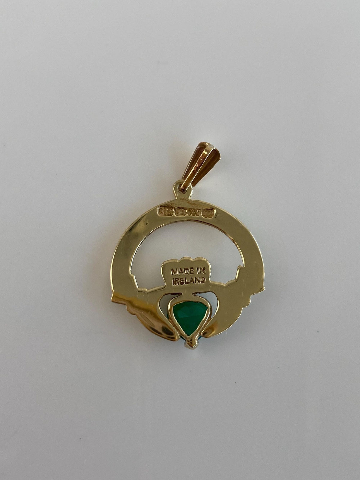 Vintage Solid 14k Yellow Gold Green Chalcedony Heart Claddaugh Charm